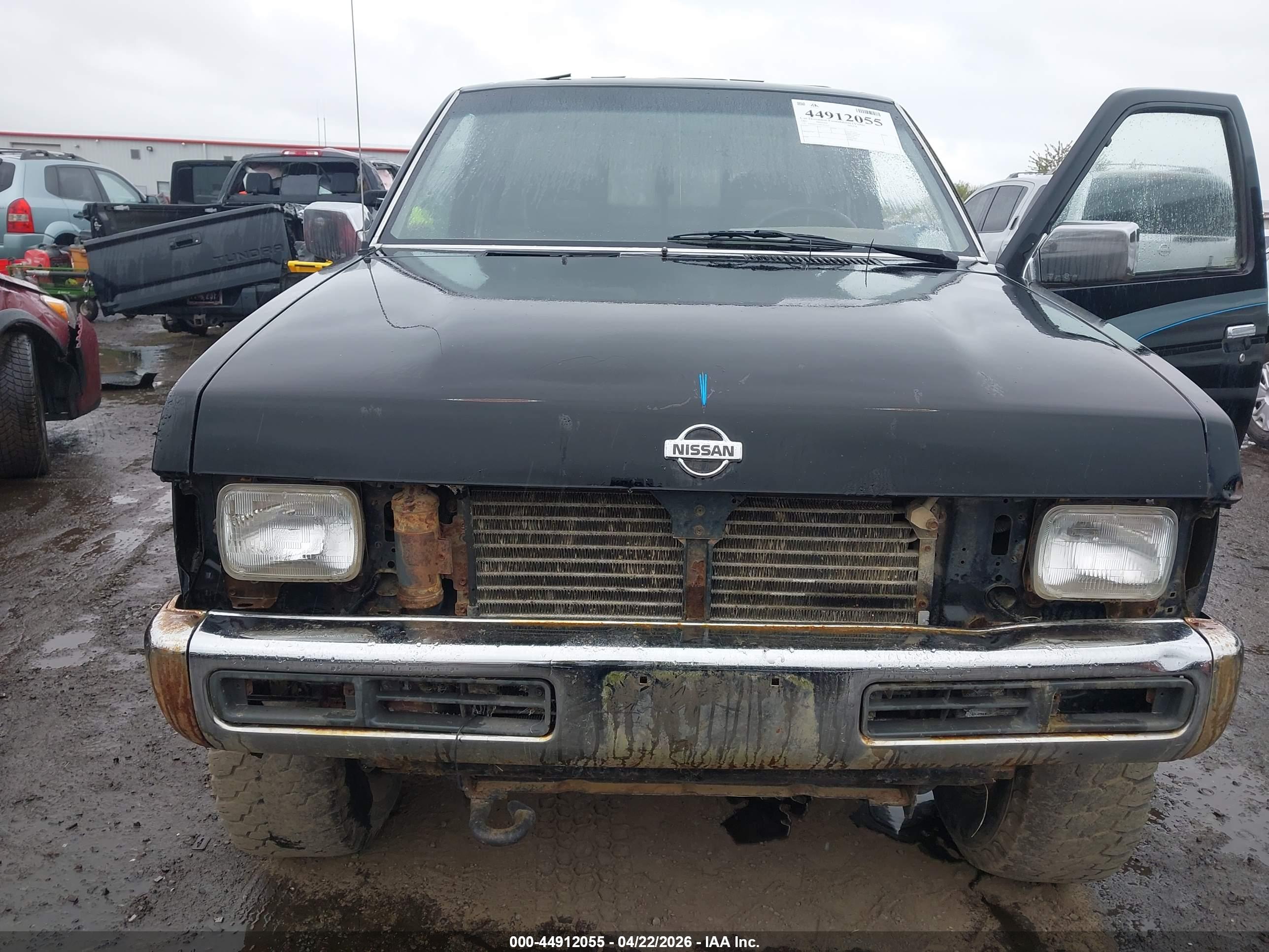 NISSAN TRUCK image 10