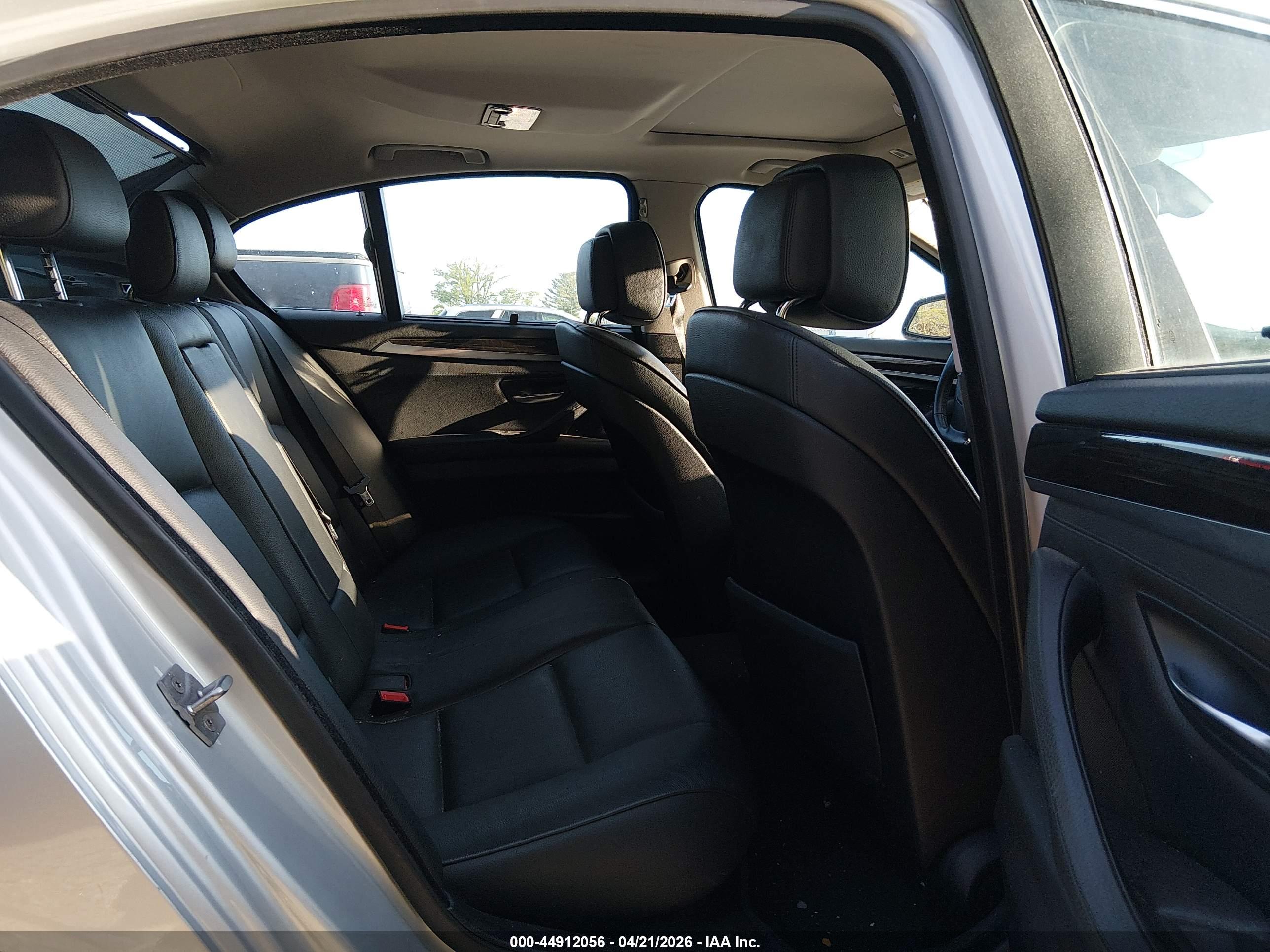 BMW 535I image 8