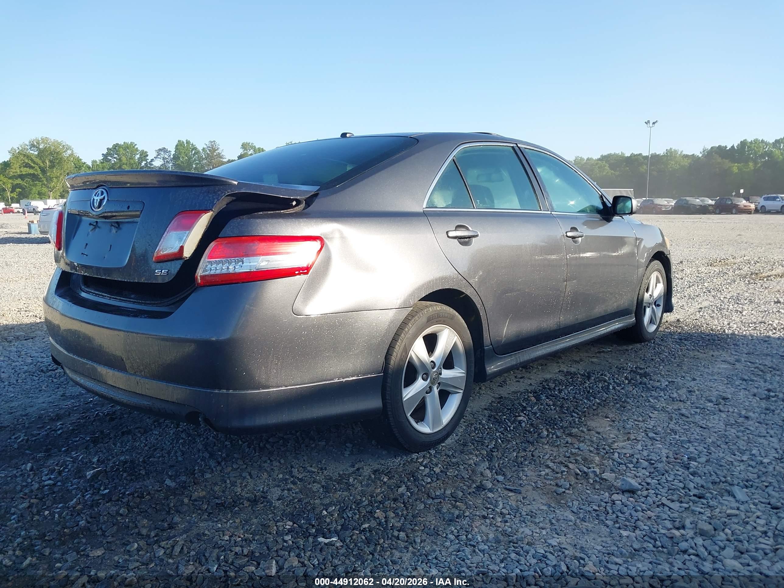 TOYOTA CAMRY image 4