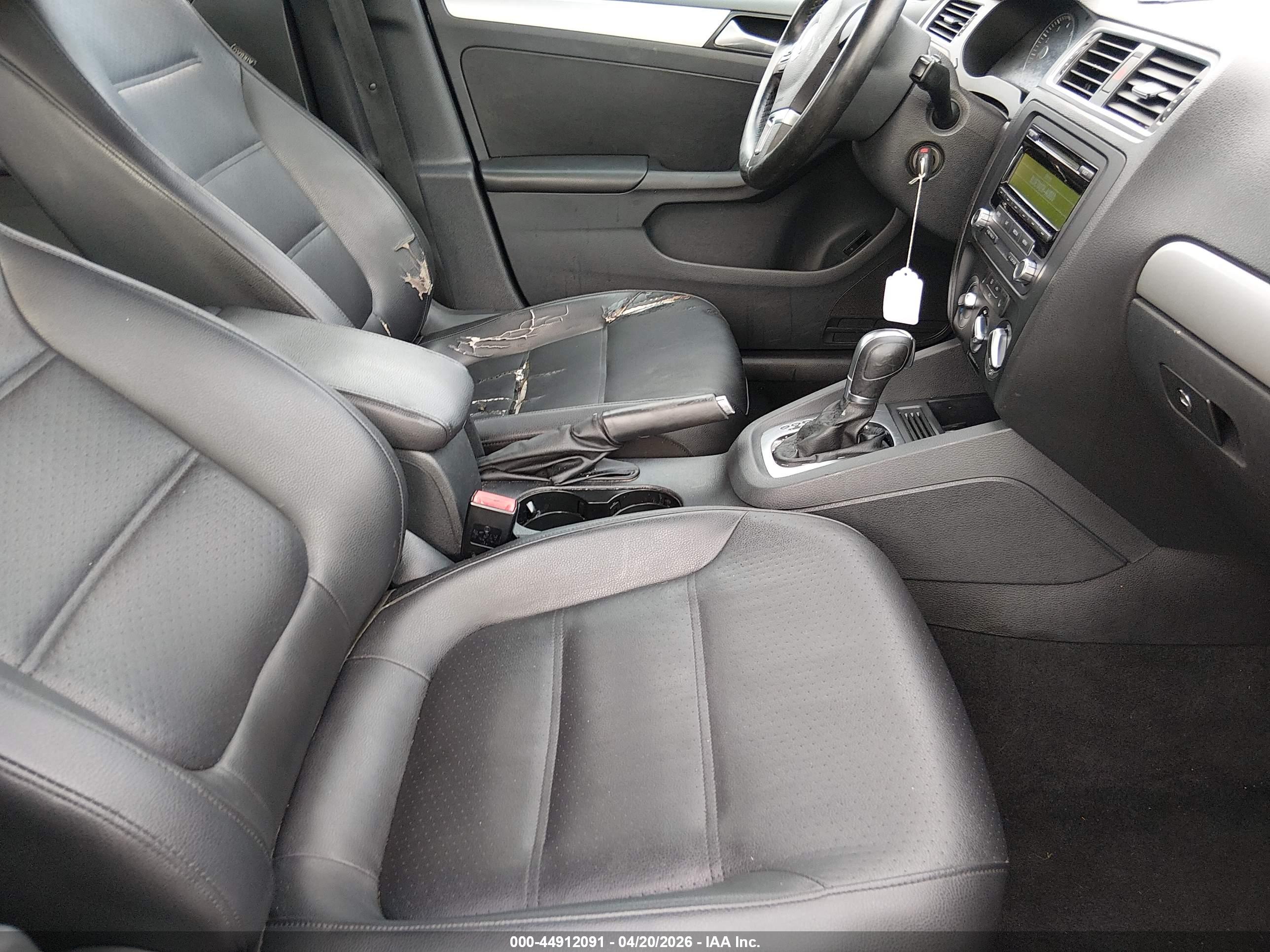 VOLKSWAGEN JETTA image 5