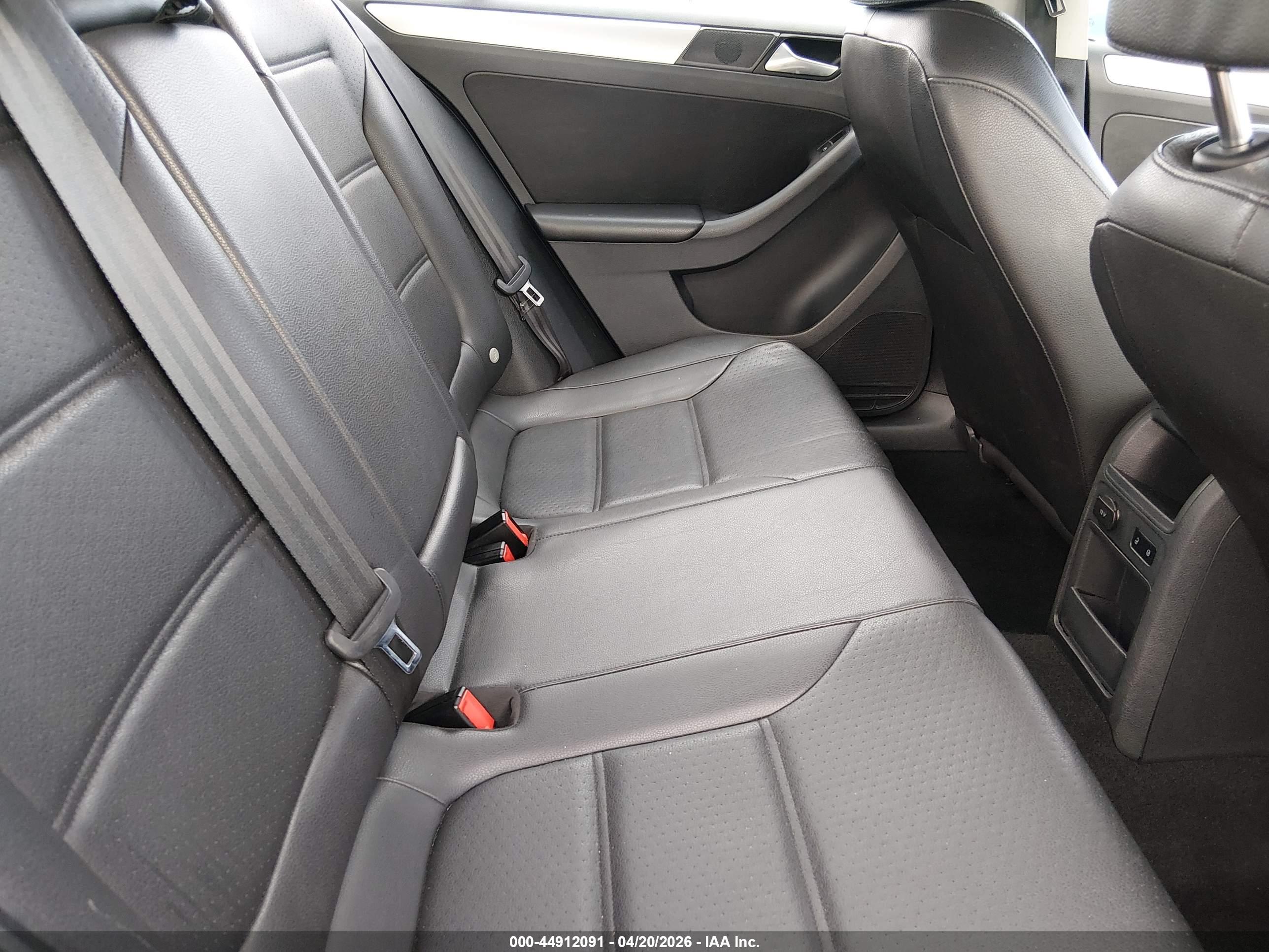 VOLKSWAGEN JETTA image 8
