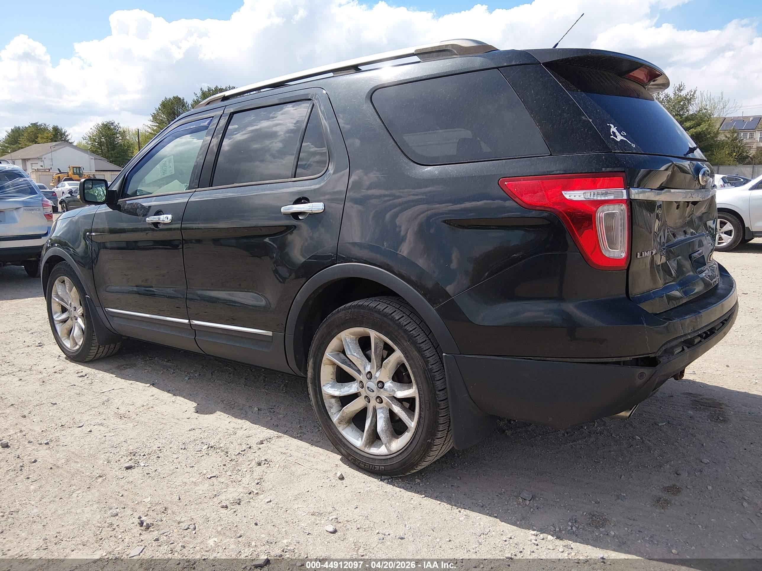 FORD EXPLORER image 3