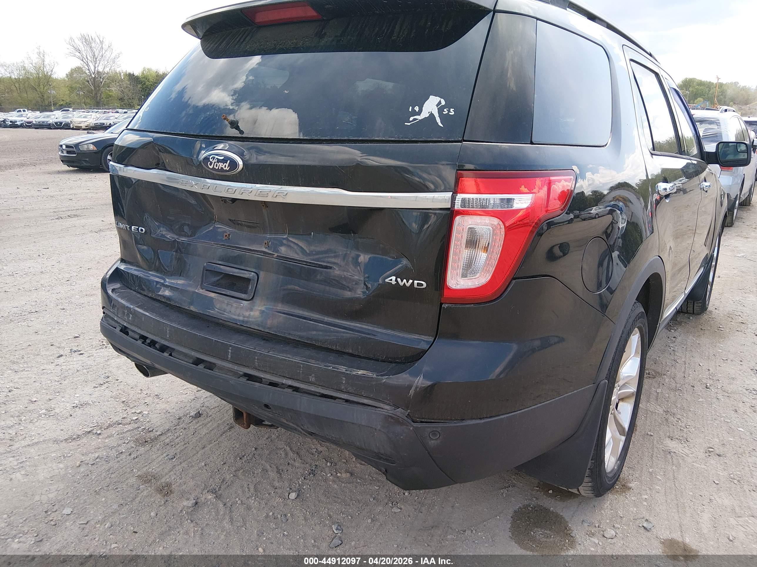 FORD EXPLORER image 6