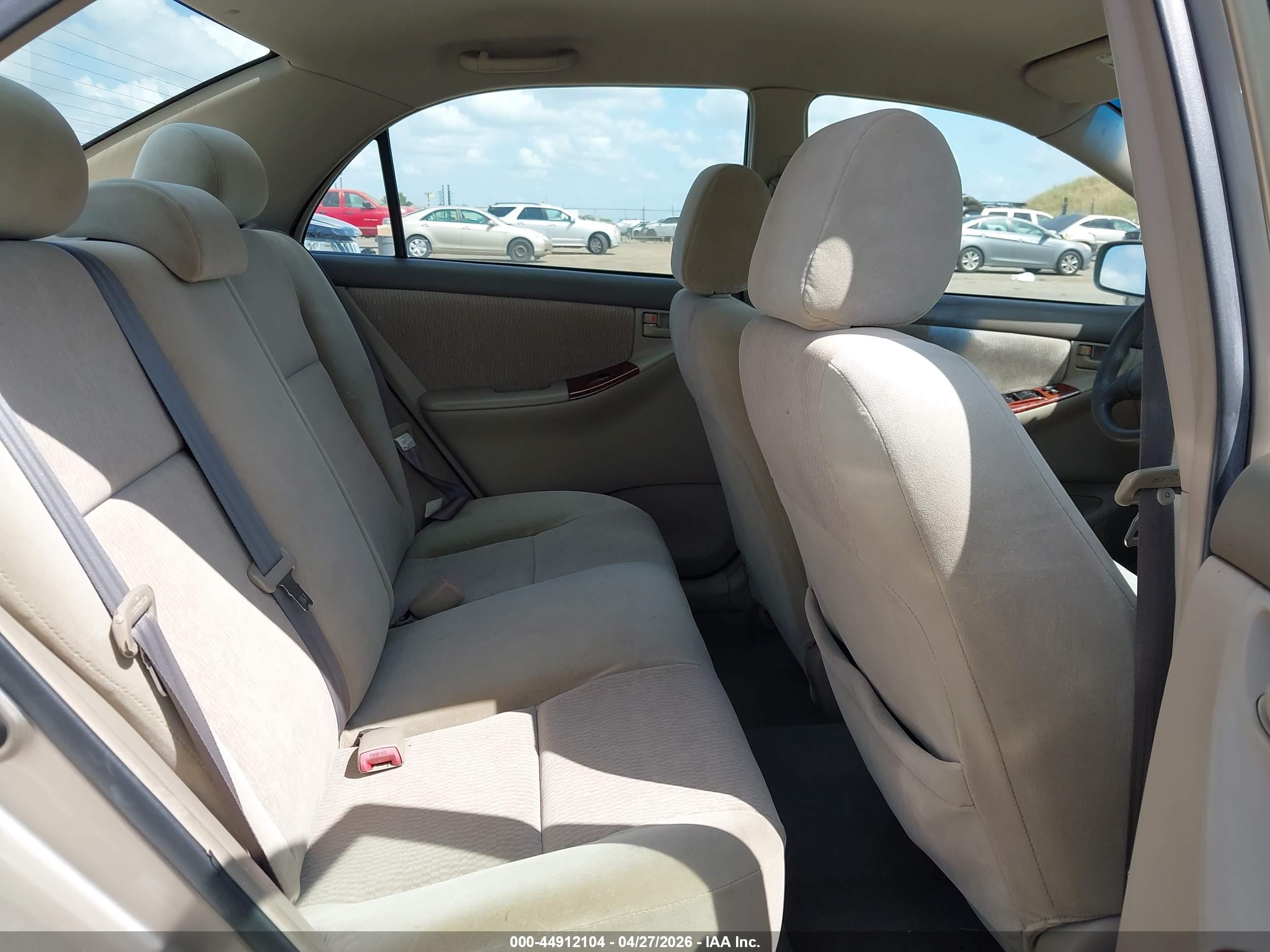 TOYOTA COROLLA image 8