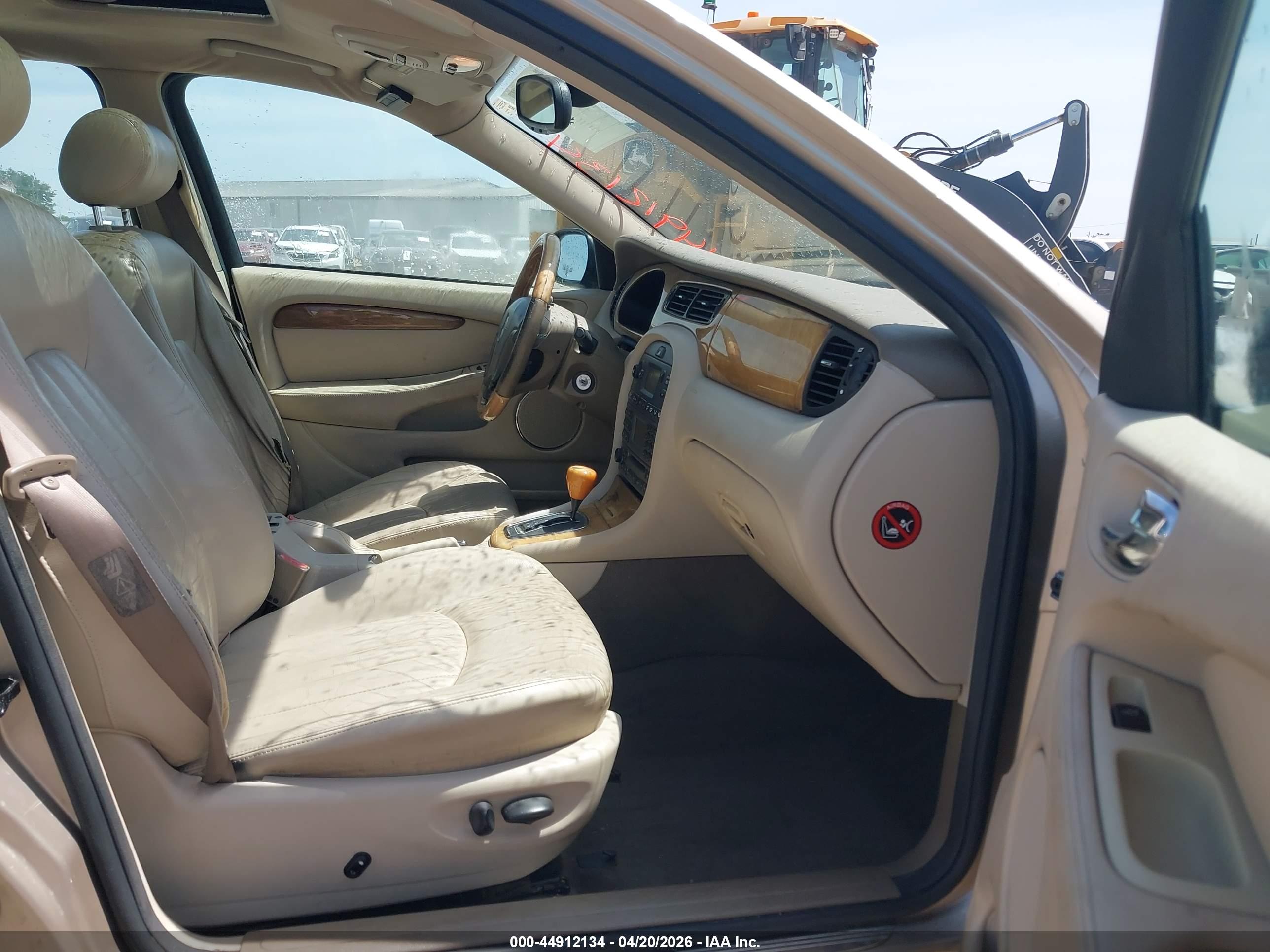 JAGUAR X-TYPE image 5