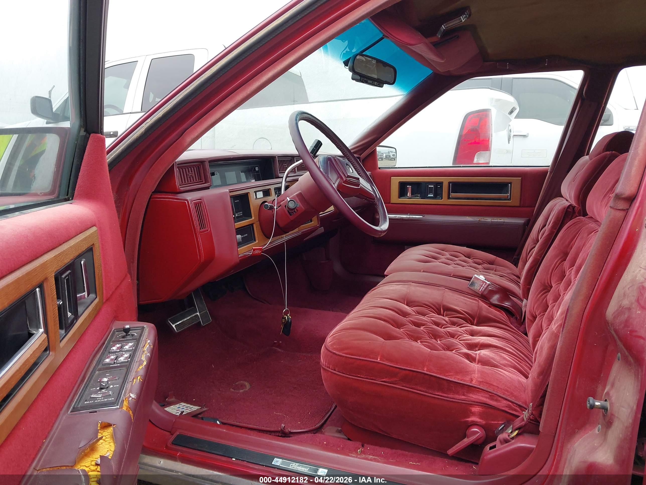 CADILLAC FLEETWOOD image 5
