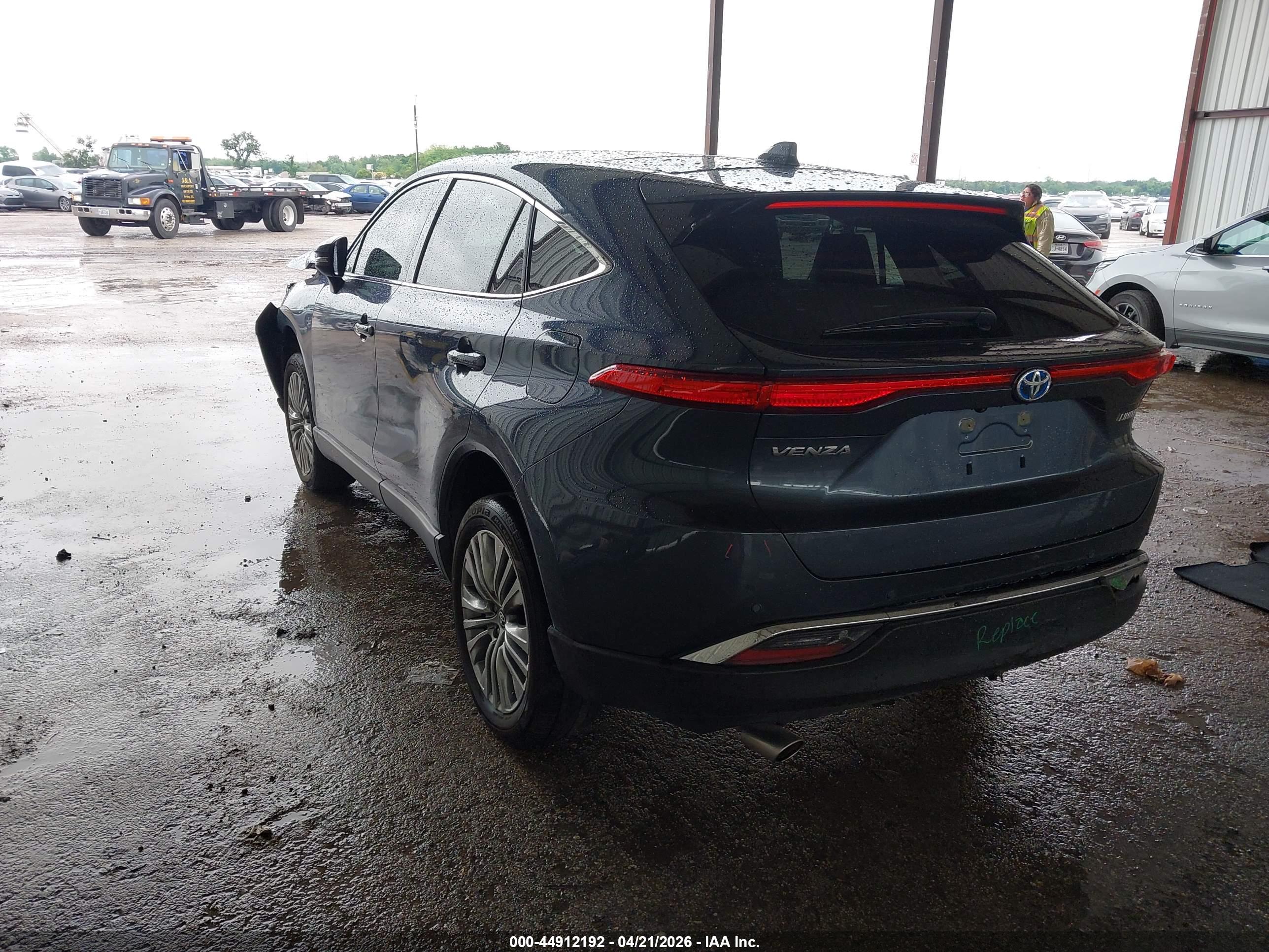 TOYOTA VENZA image 3