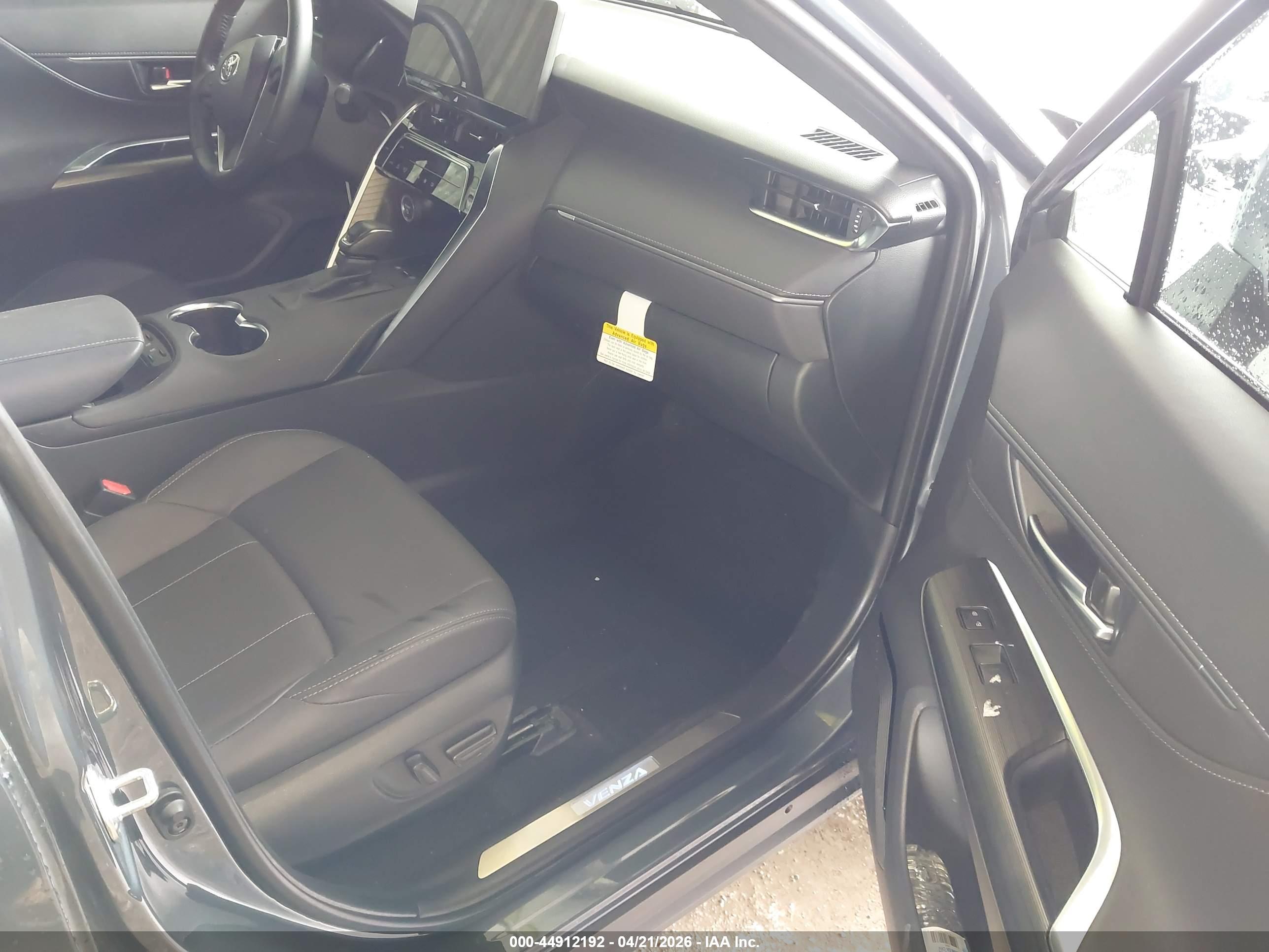 TOYOTA VENZA image 5