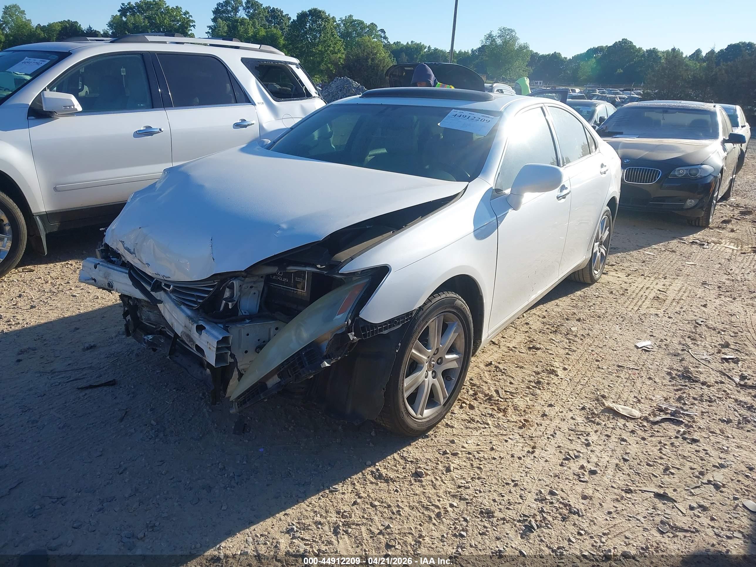 LEXUS ES image 2