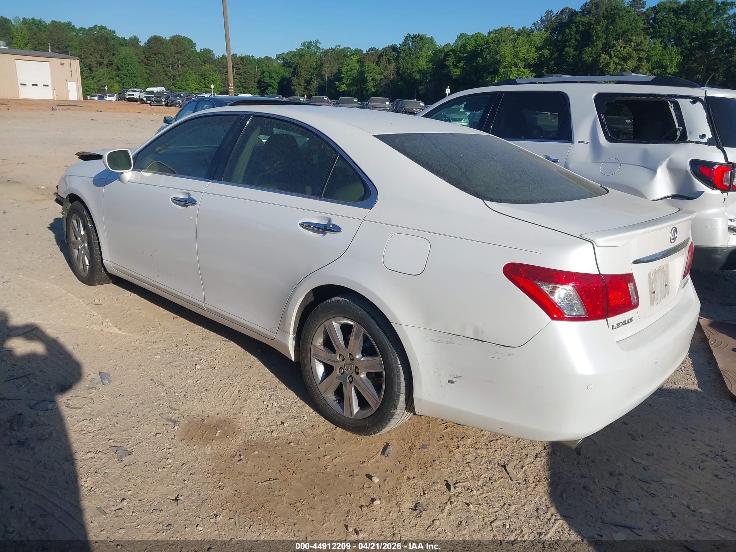 LEXUS ES image 3