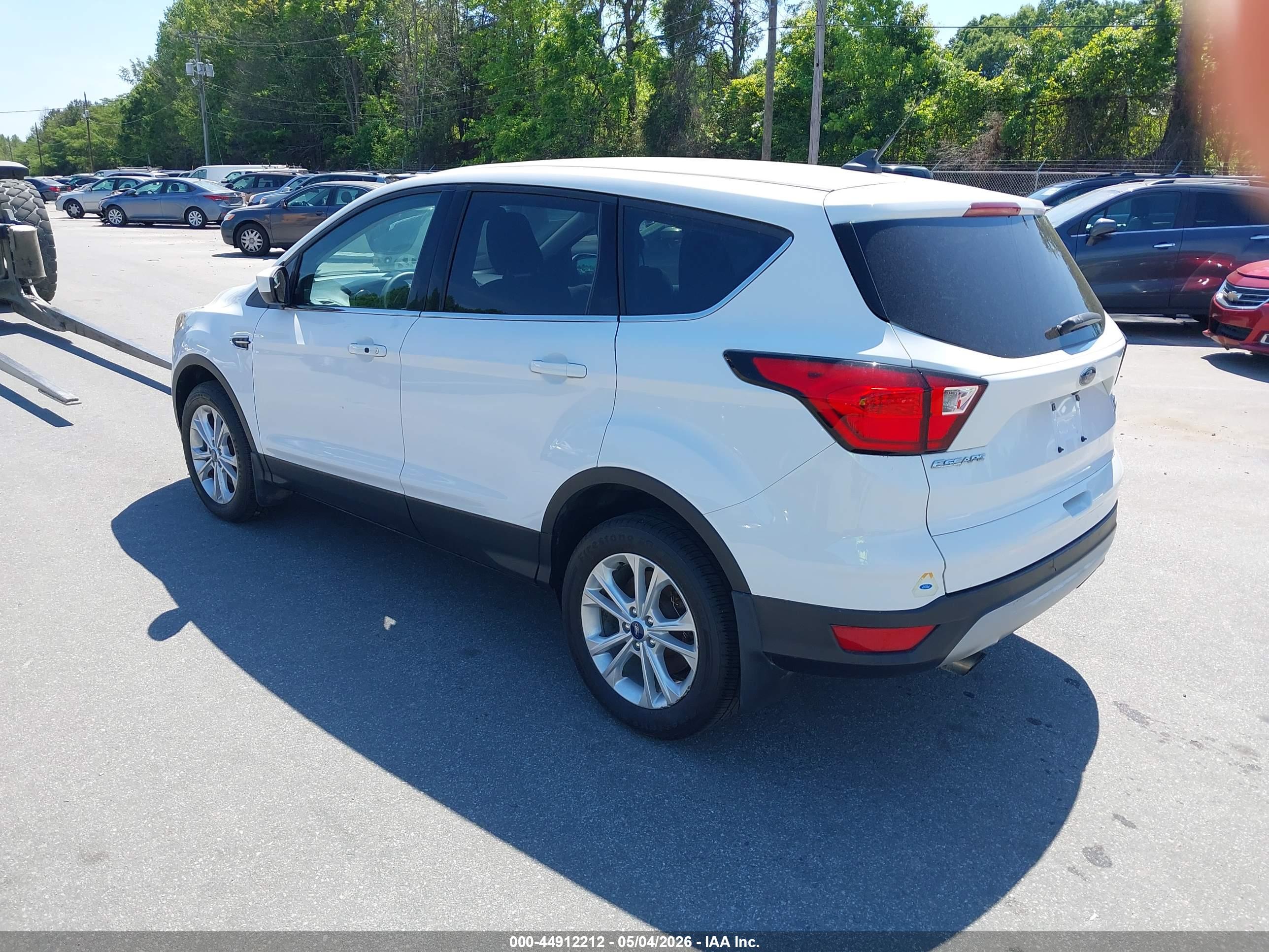FORD ESCAPE image 3