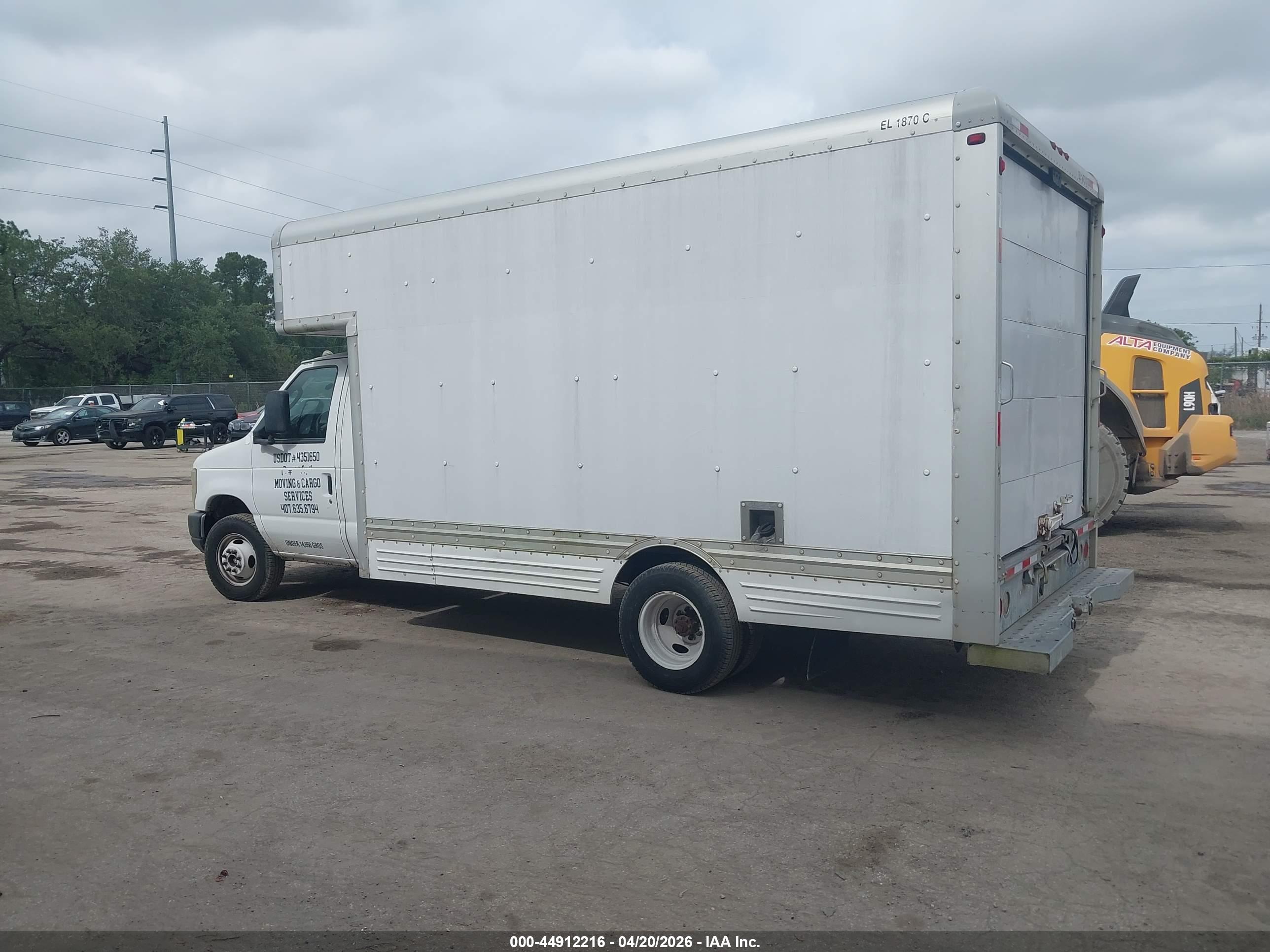FORD E-450 image 3