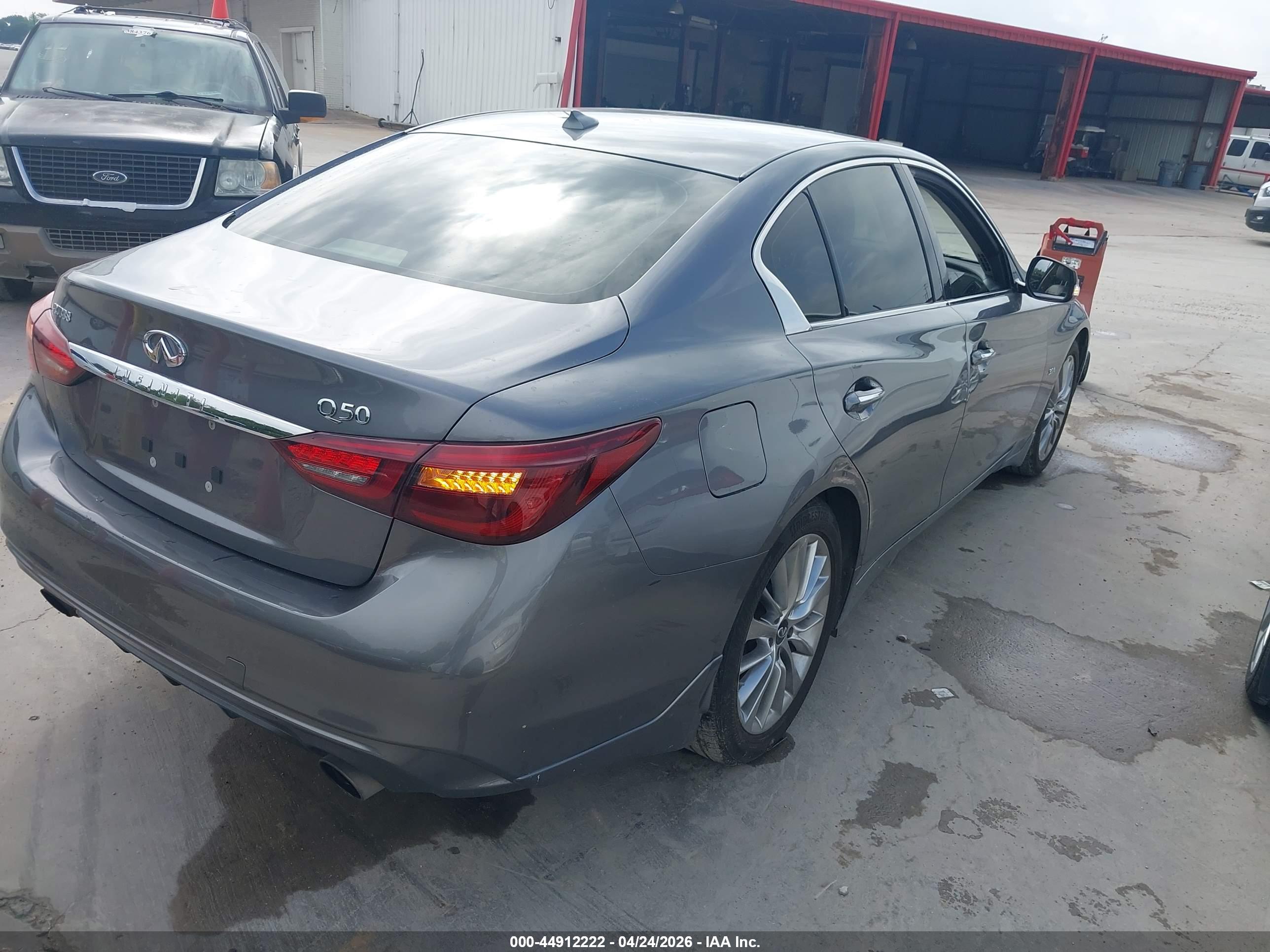 INFINITI Q50 image 4