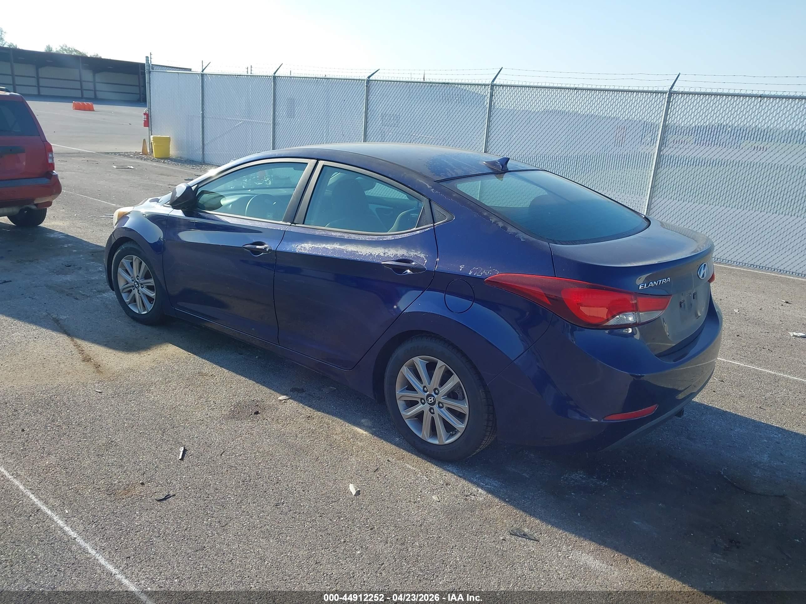 HYUNDAI ELANTRA image 3