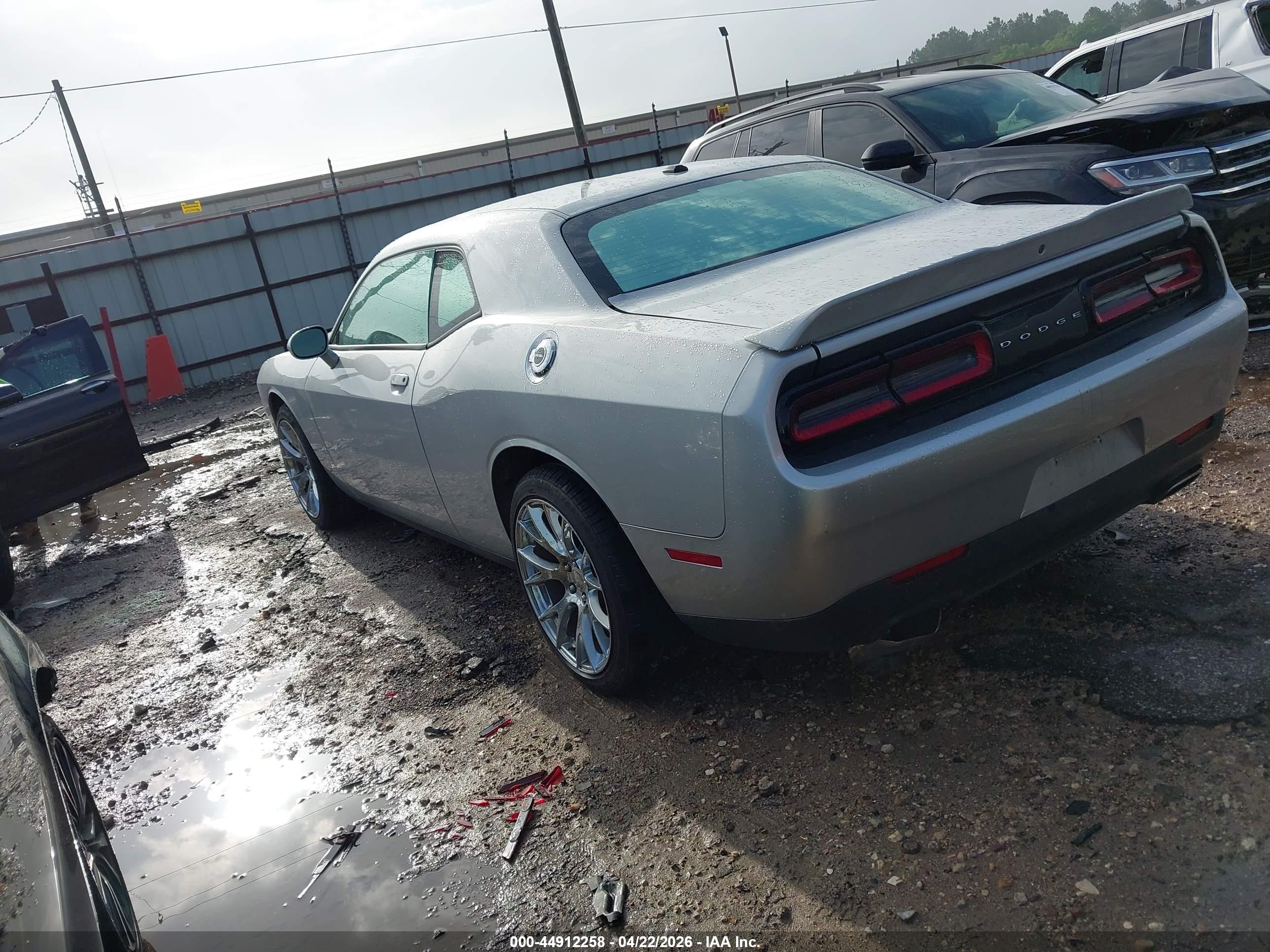 DODGE CHALLENGER image 3