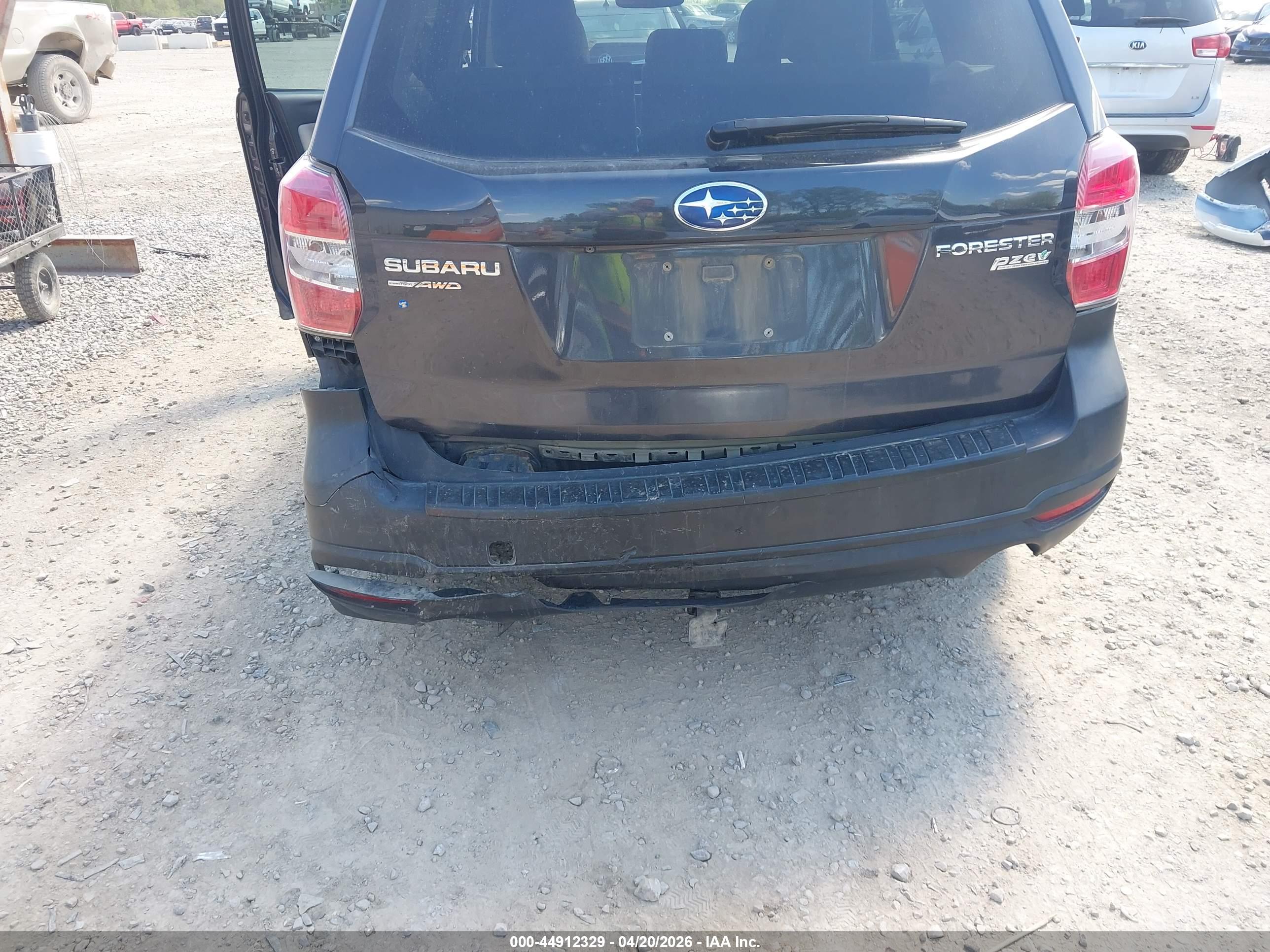 SUBARU FORESTER image 6