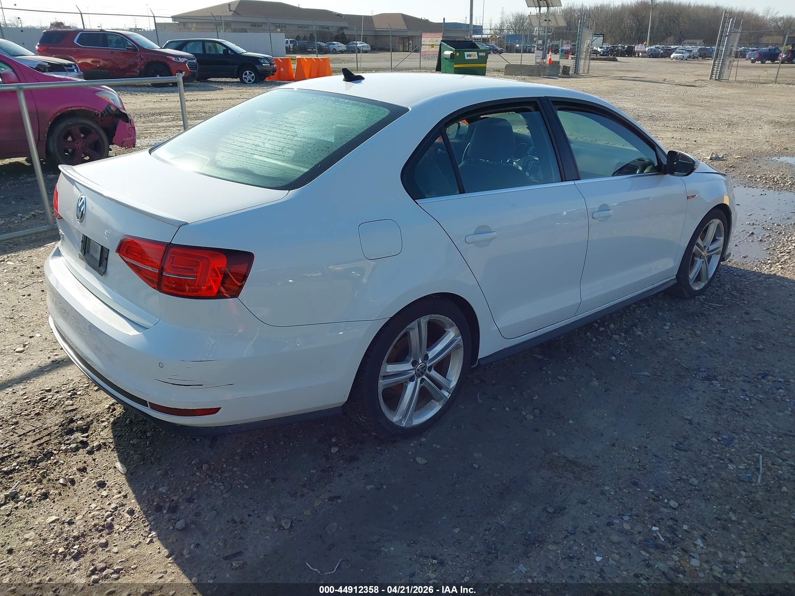 VOLKSWAGEN JETTA image 4
