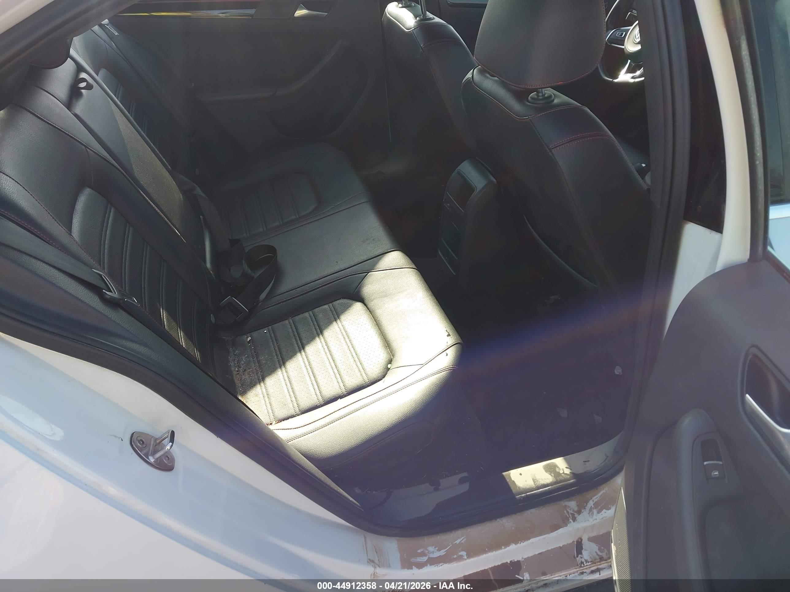 VOLKSWAGEN JETTA image 8