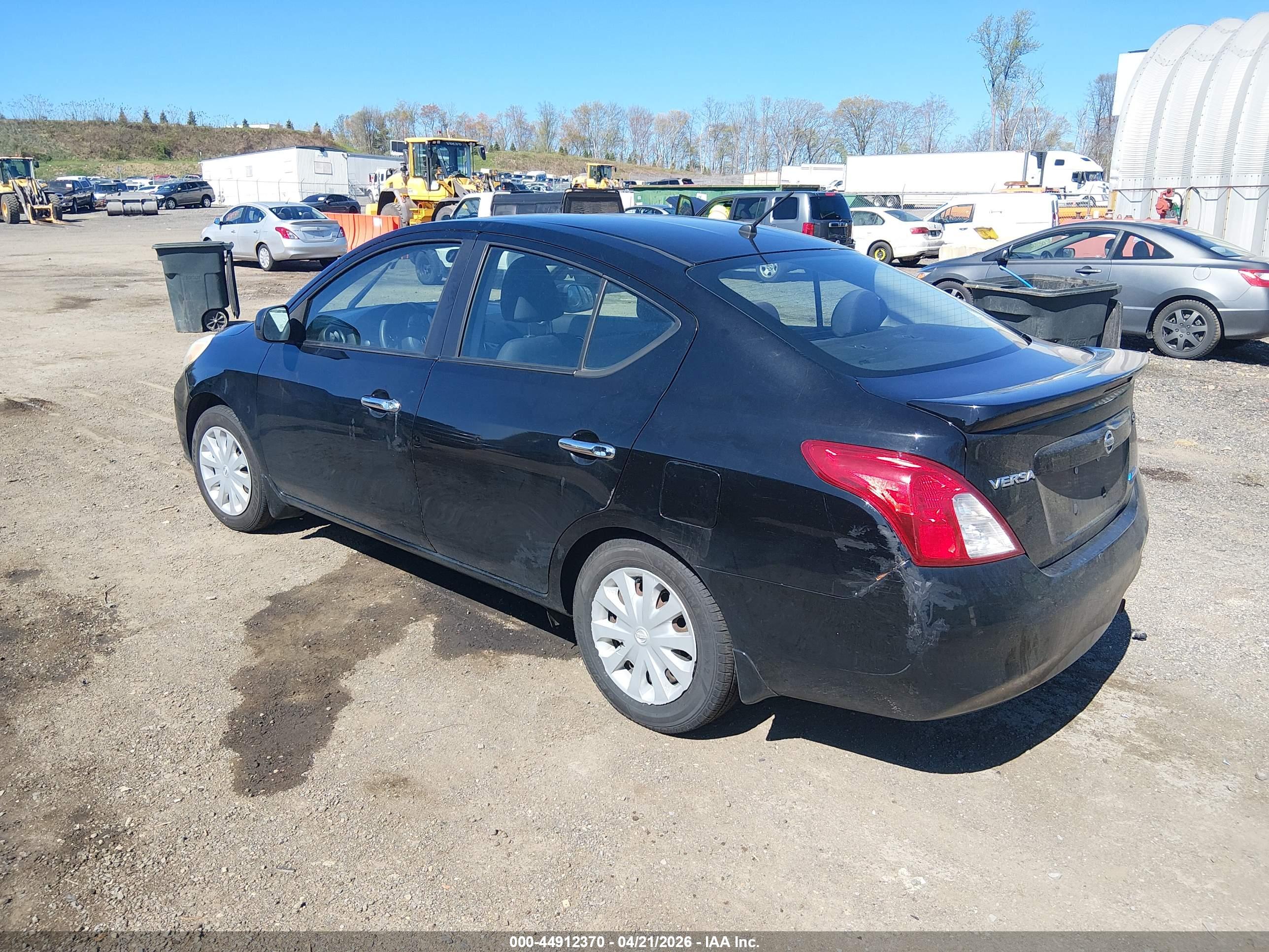 NISSAN VERSA image 3