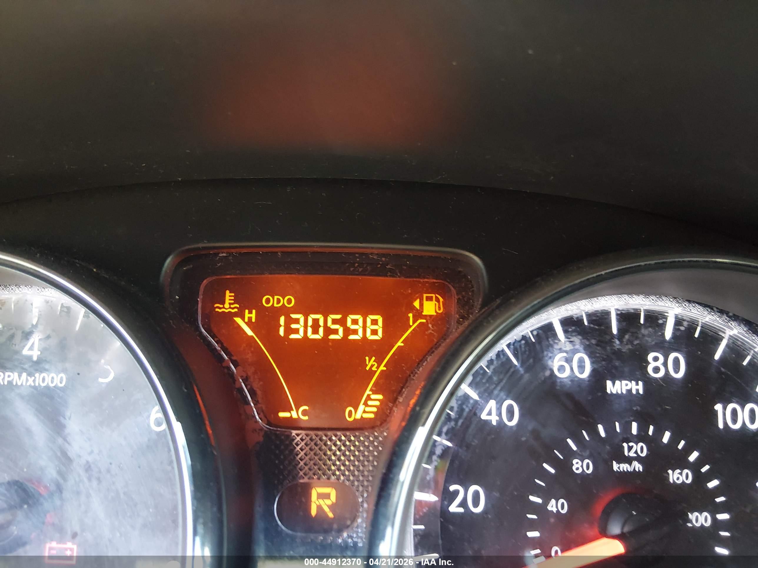 NISSAN VERSA image 7