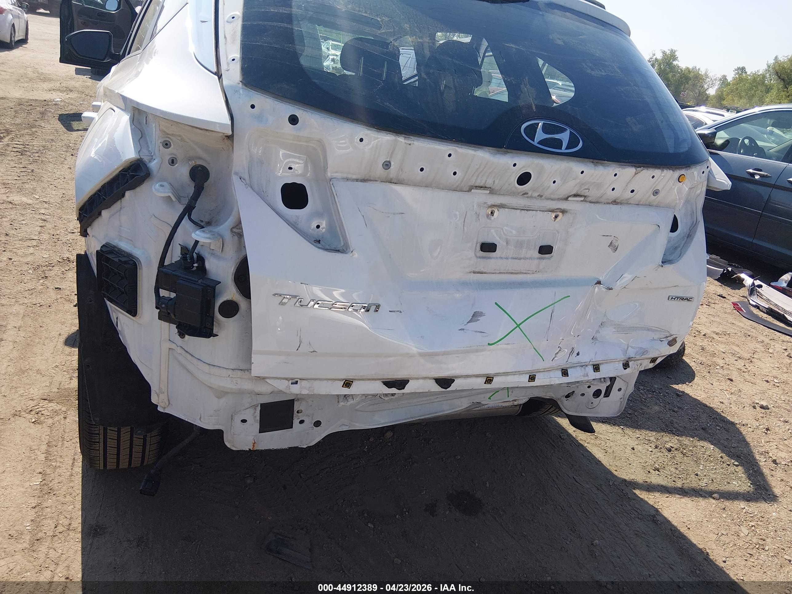HYUNDAI TUCSON image 6