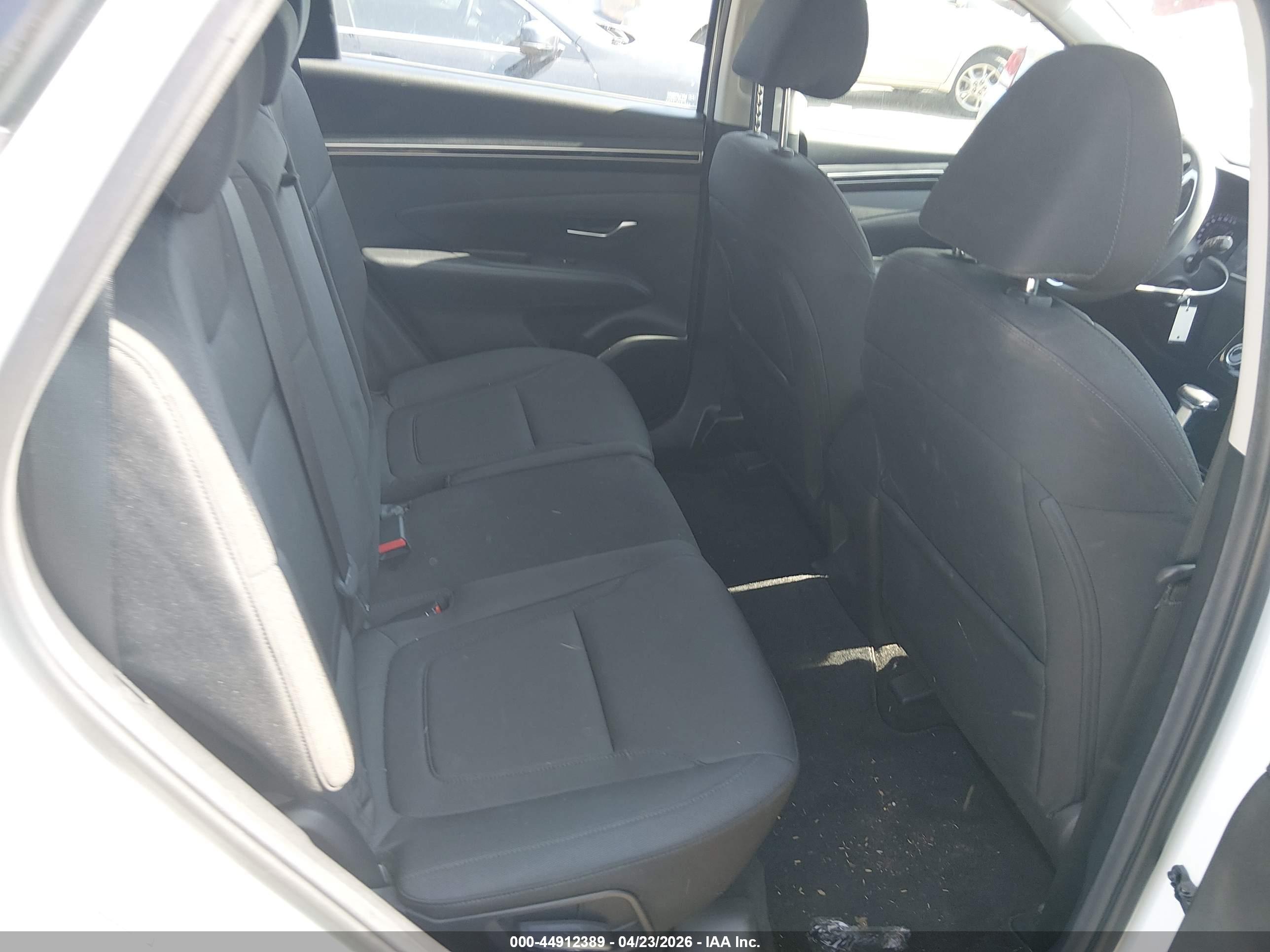 HYUNDAI TUCSON image 8