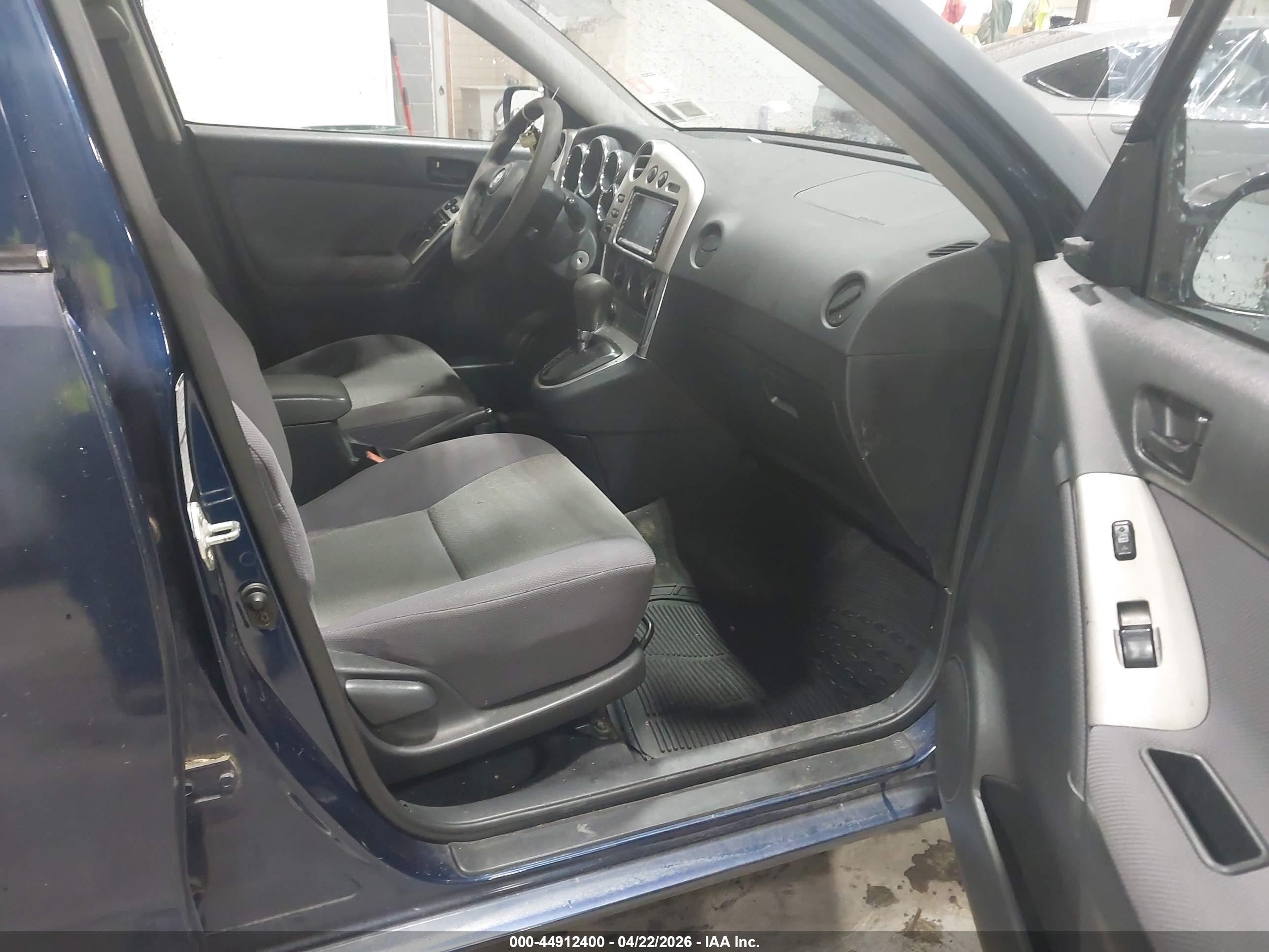 TOYOTA MATRIX image 5