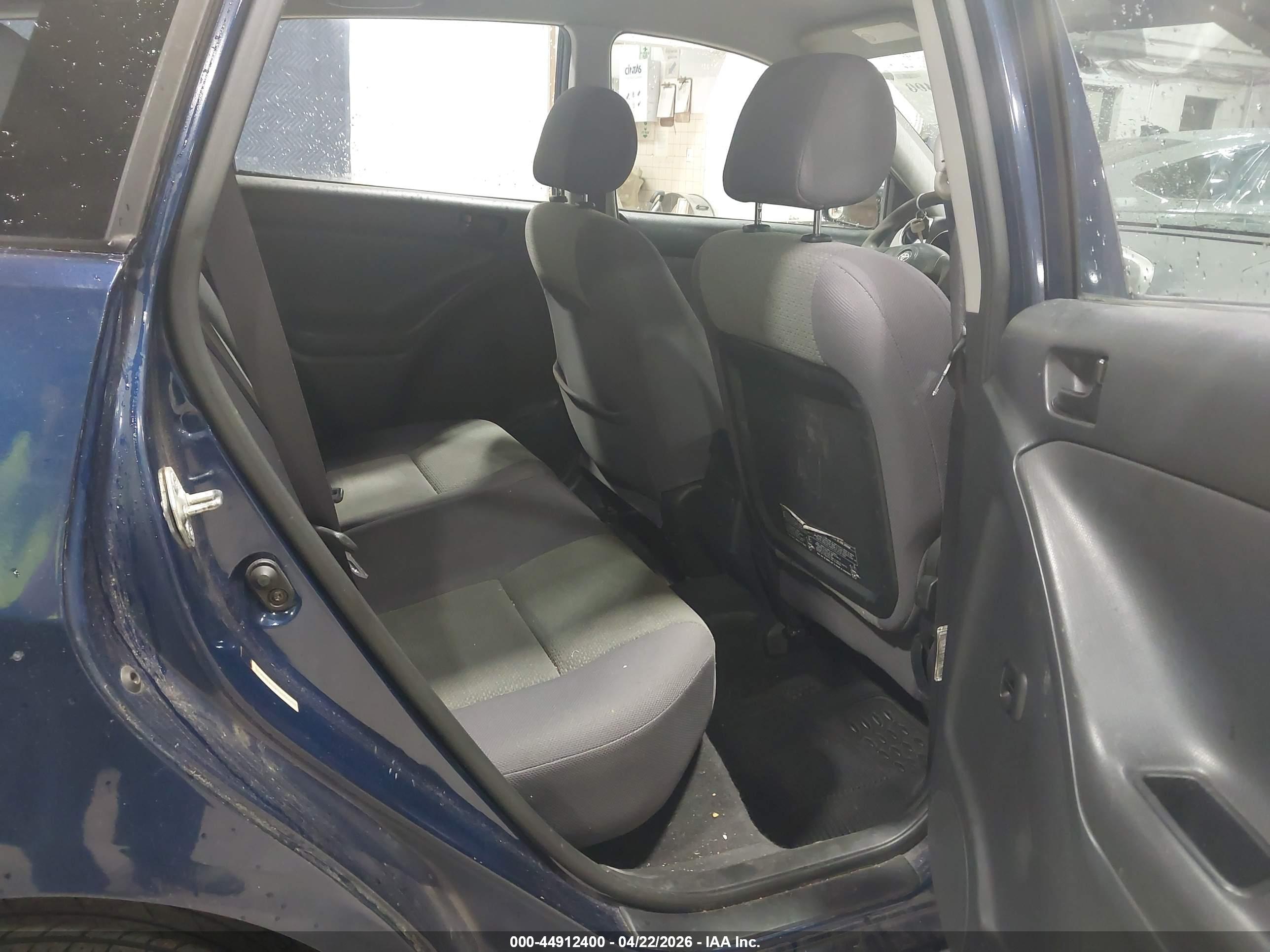 TOYOTA MATRIX image 8