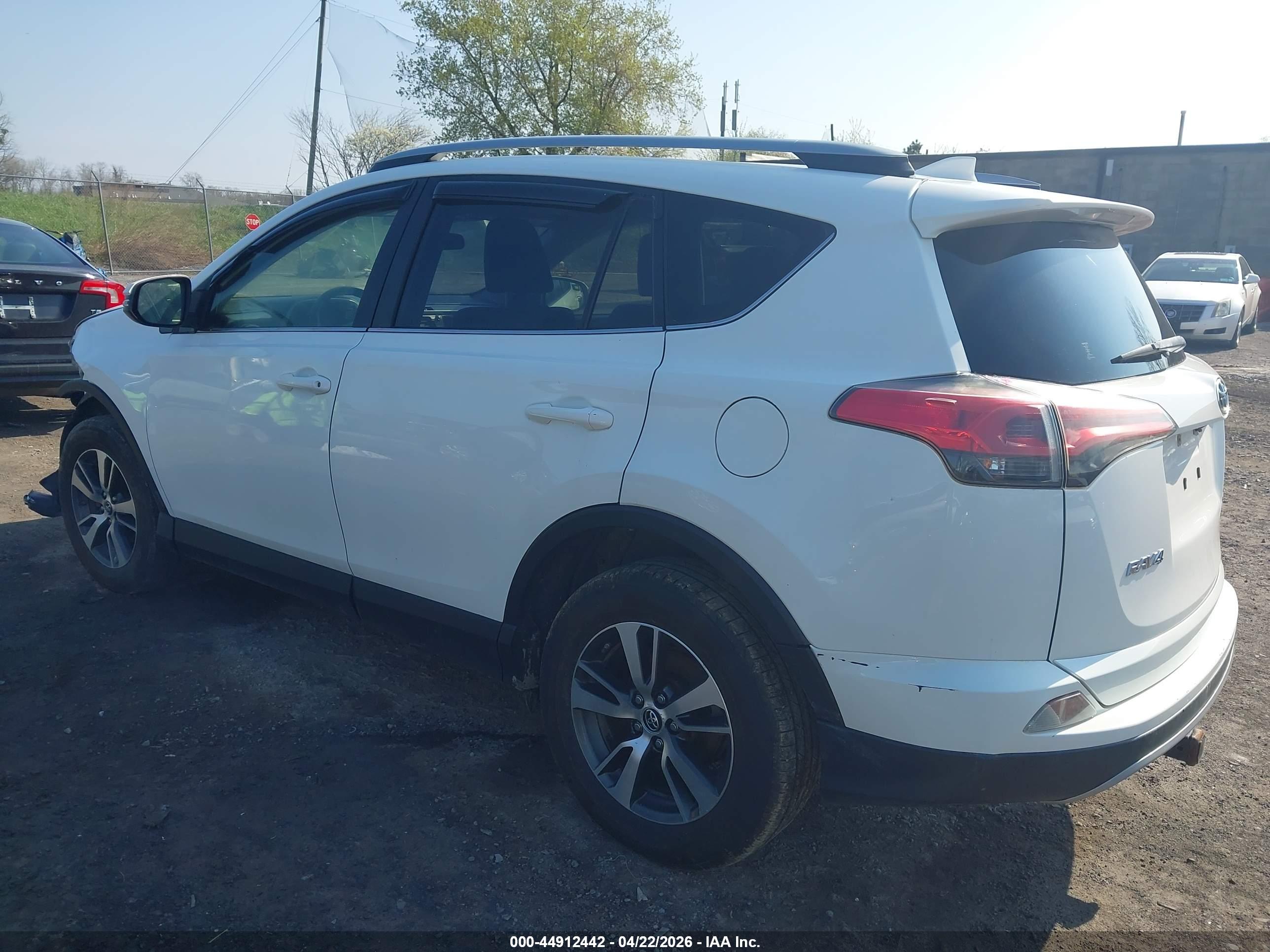 TOYOTA RAV4 image 3