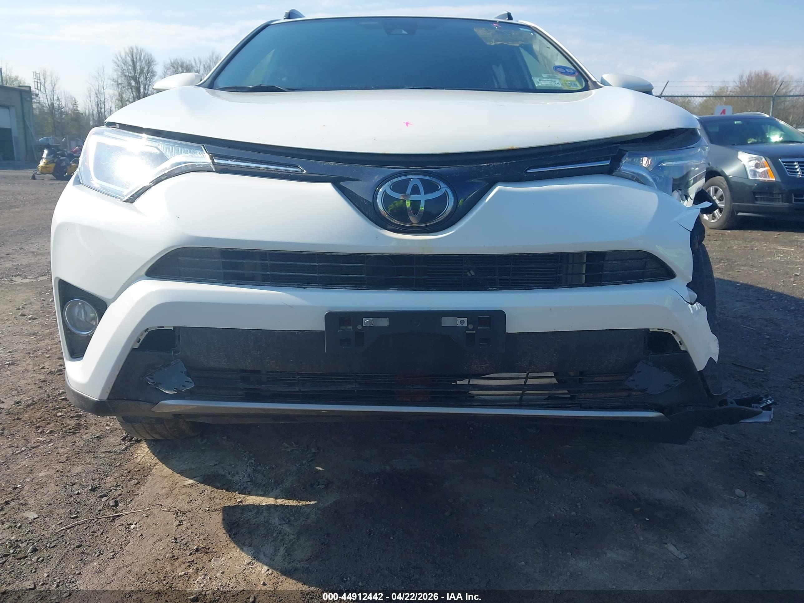 TOYOTA RAV4 image 6