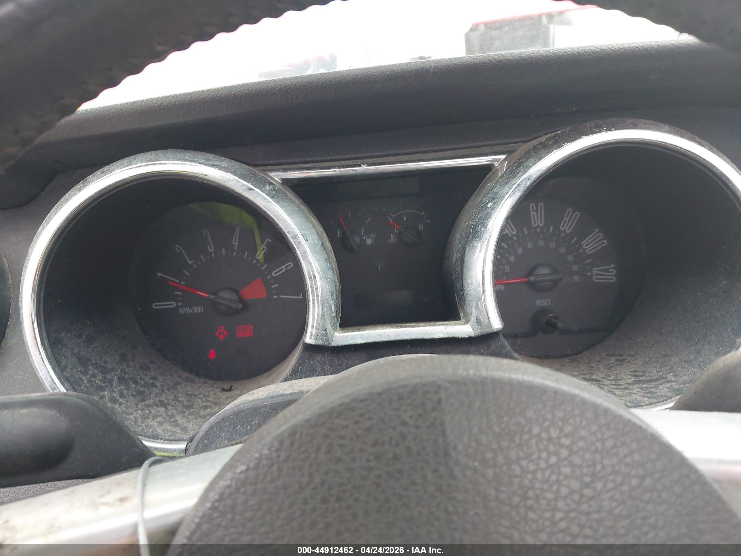 FORD MUSTANG image 7