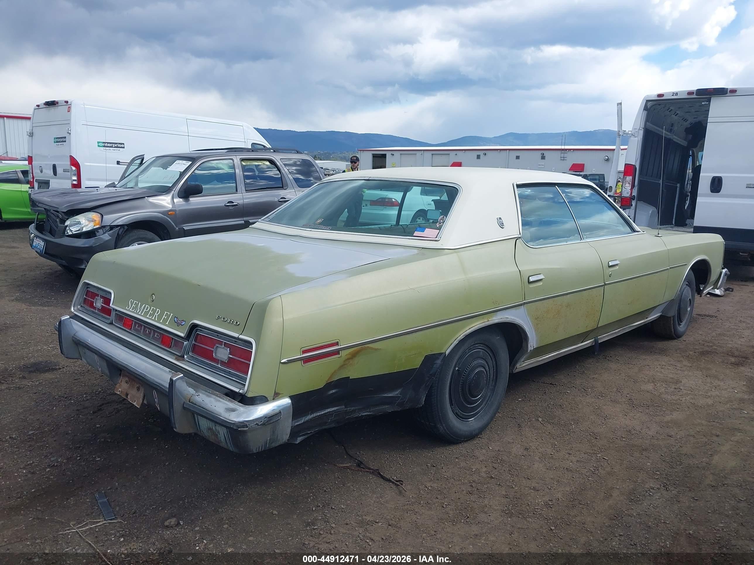 FORD LTD image 4