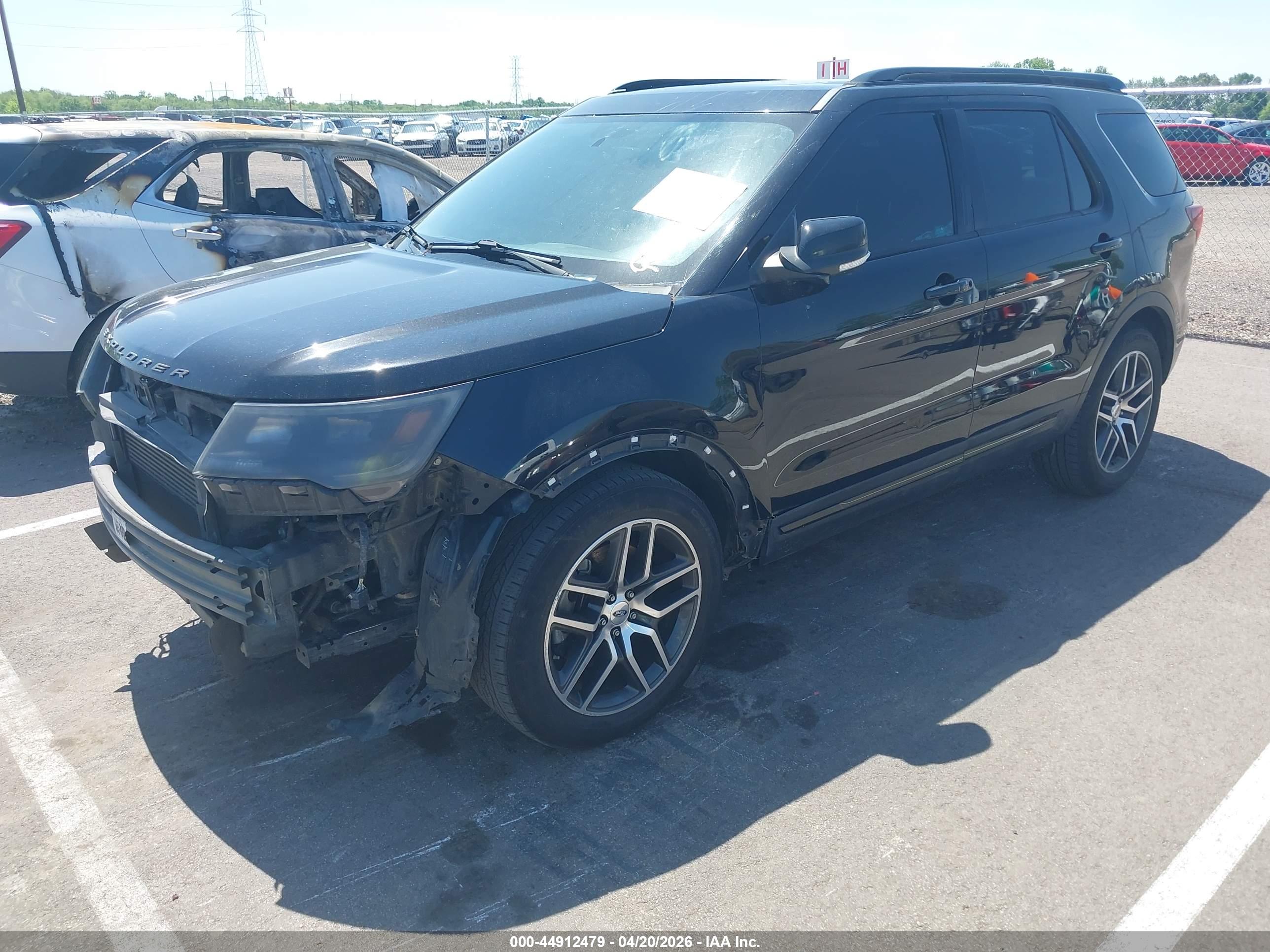 FORD EXPLORER image 2