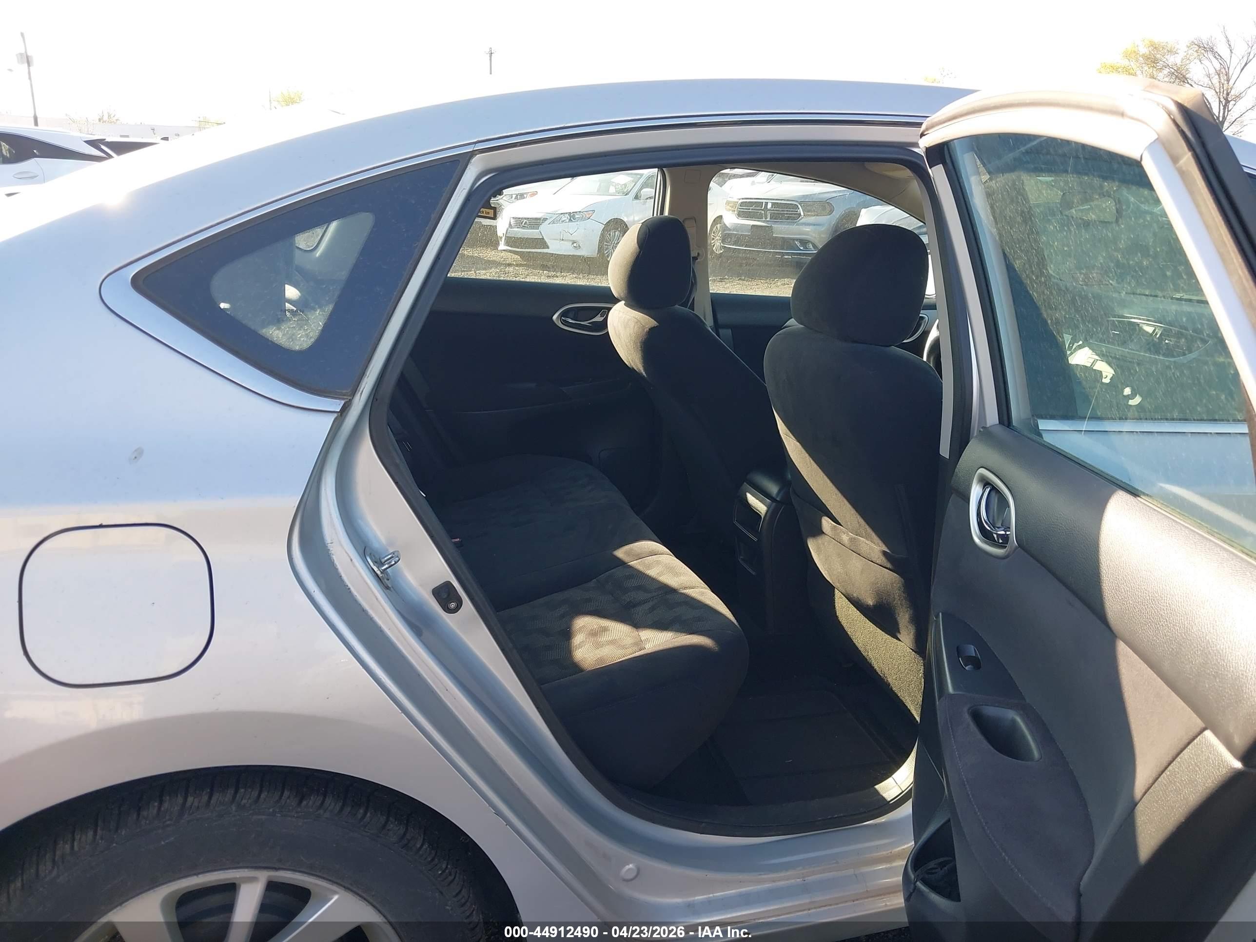 NISSAN SENTRA image 8