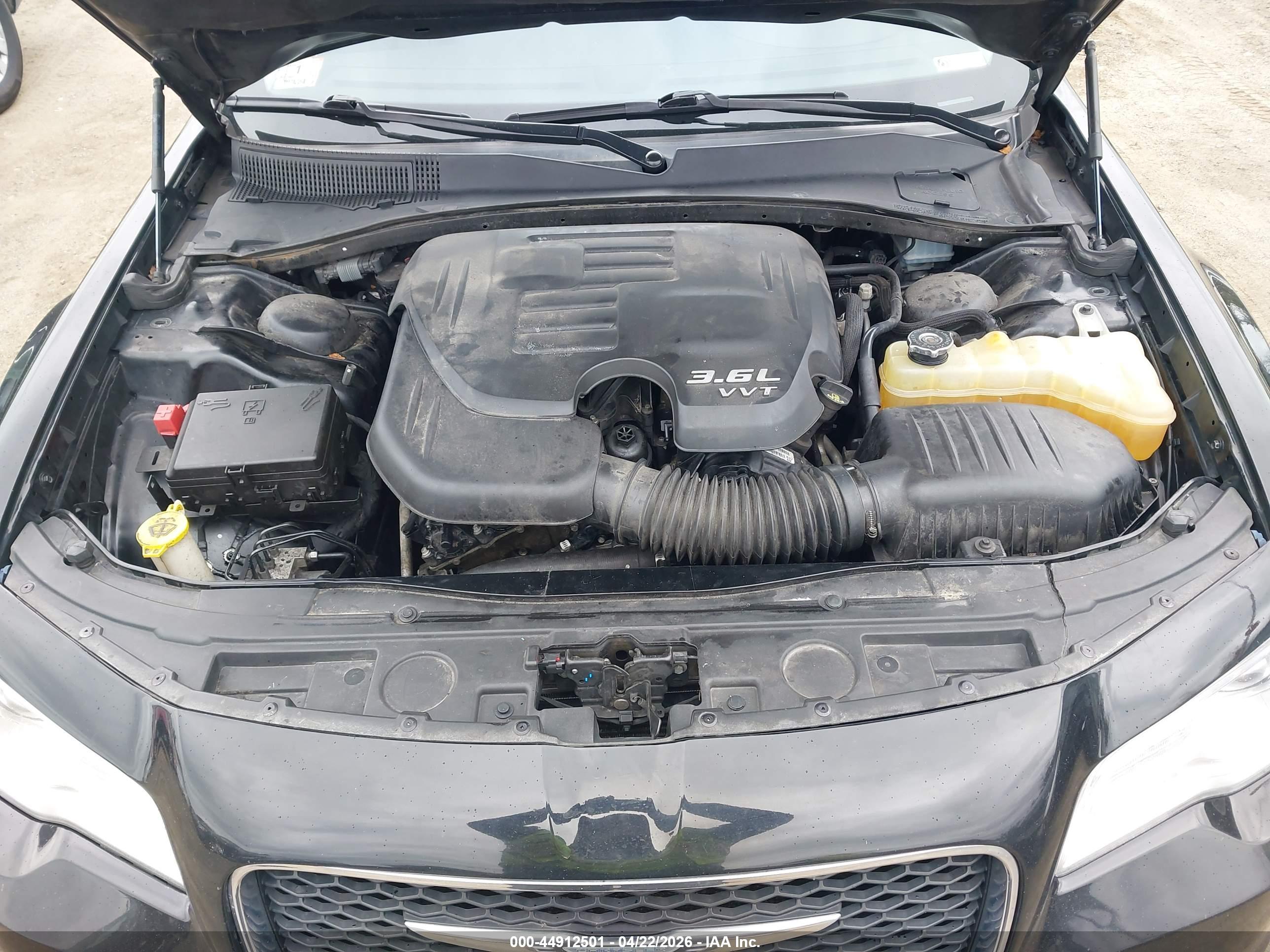 CHRYSLER 300 image 10