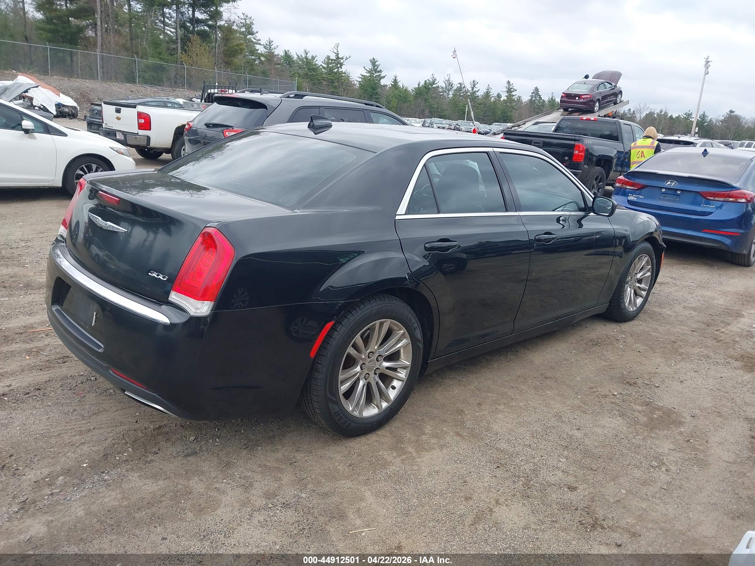 CHRYSLER 300 image 4