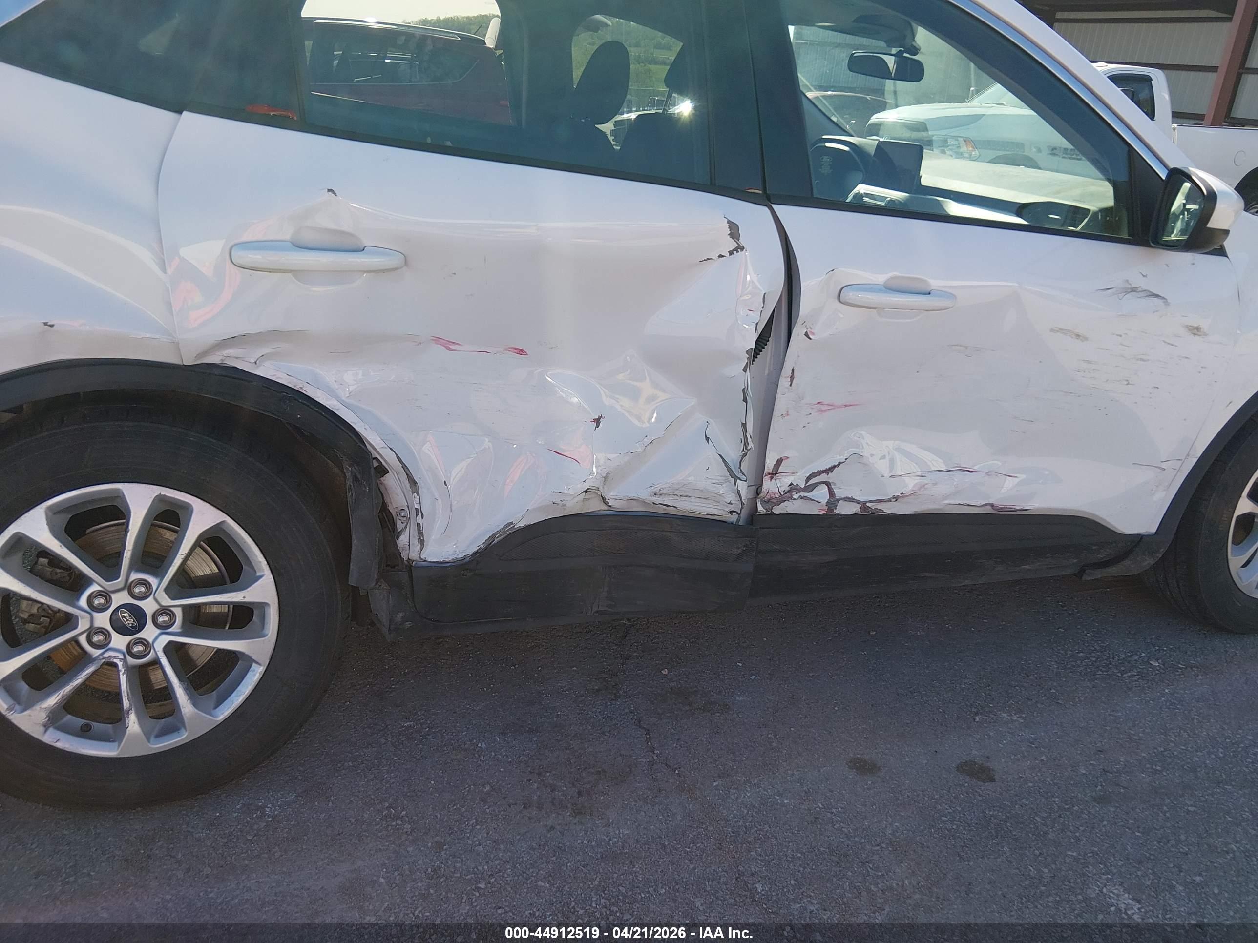 FORD ESCAPE image 6