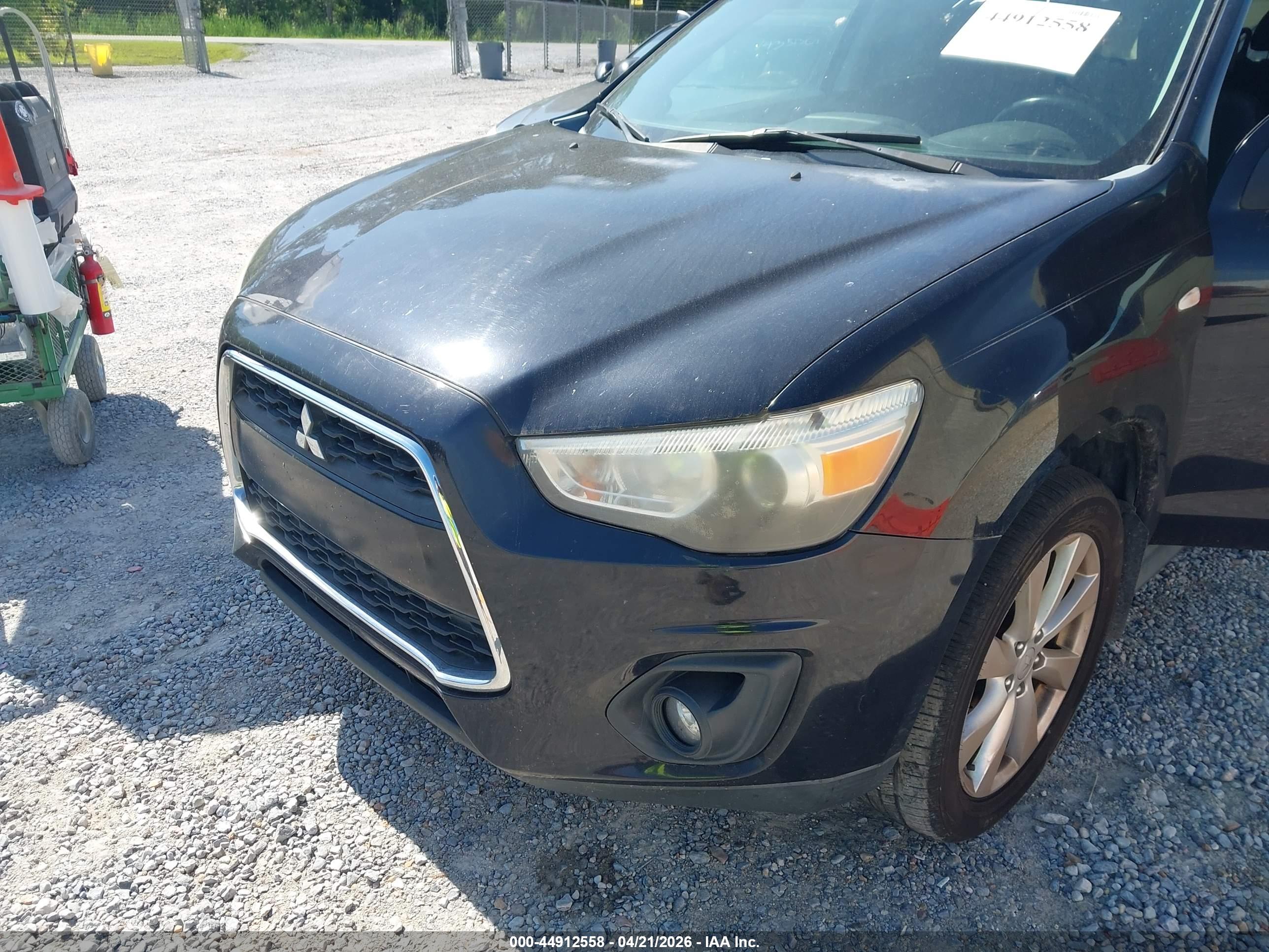 MITSUBISHI OUTLANDER image 6