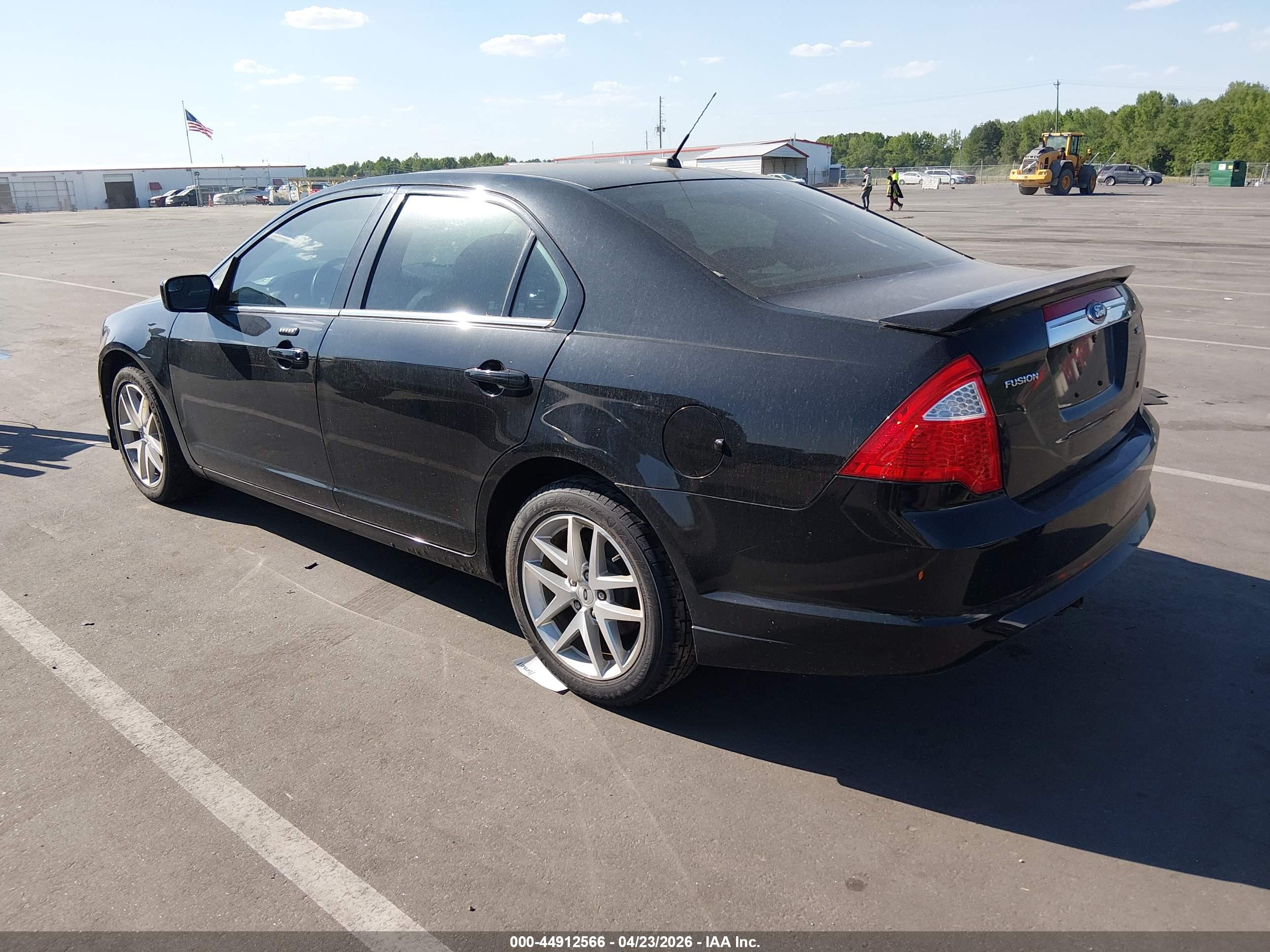 FORD FUSION image 3