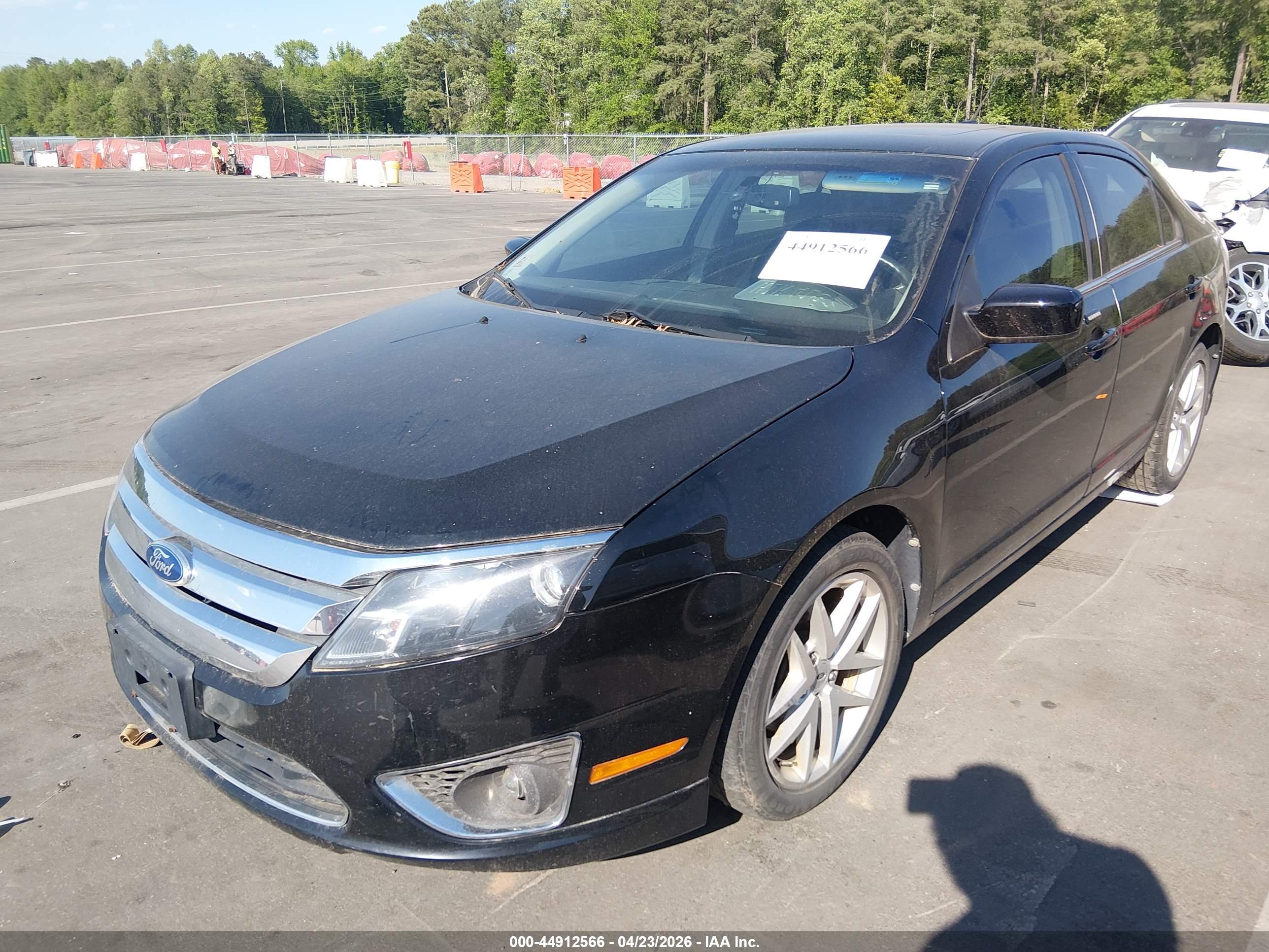 FORD FUSION image 6