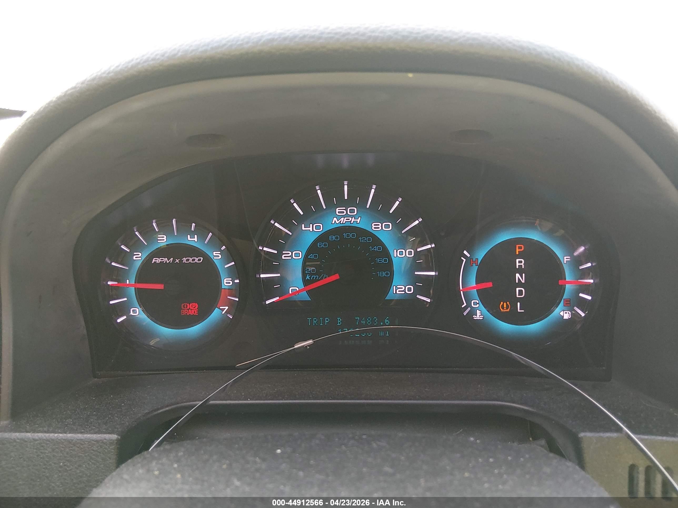 FORD FUSION image 7