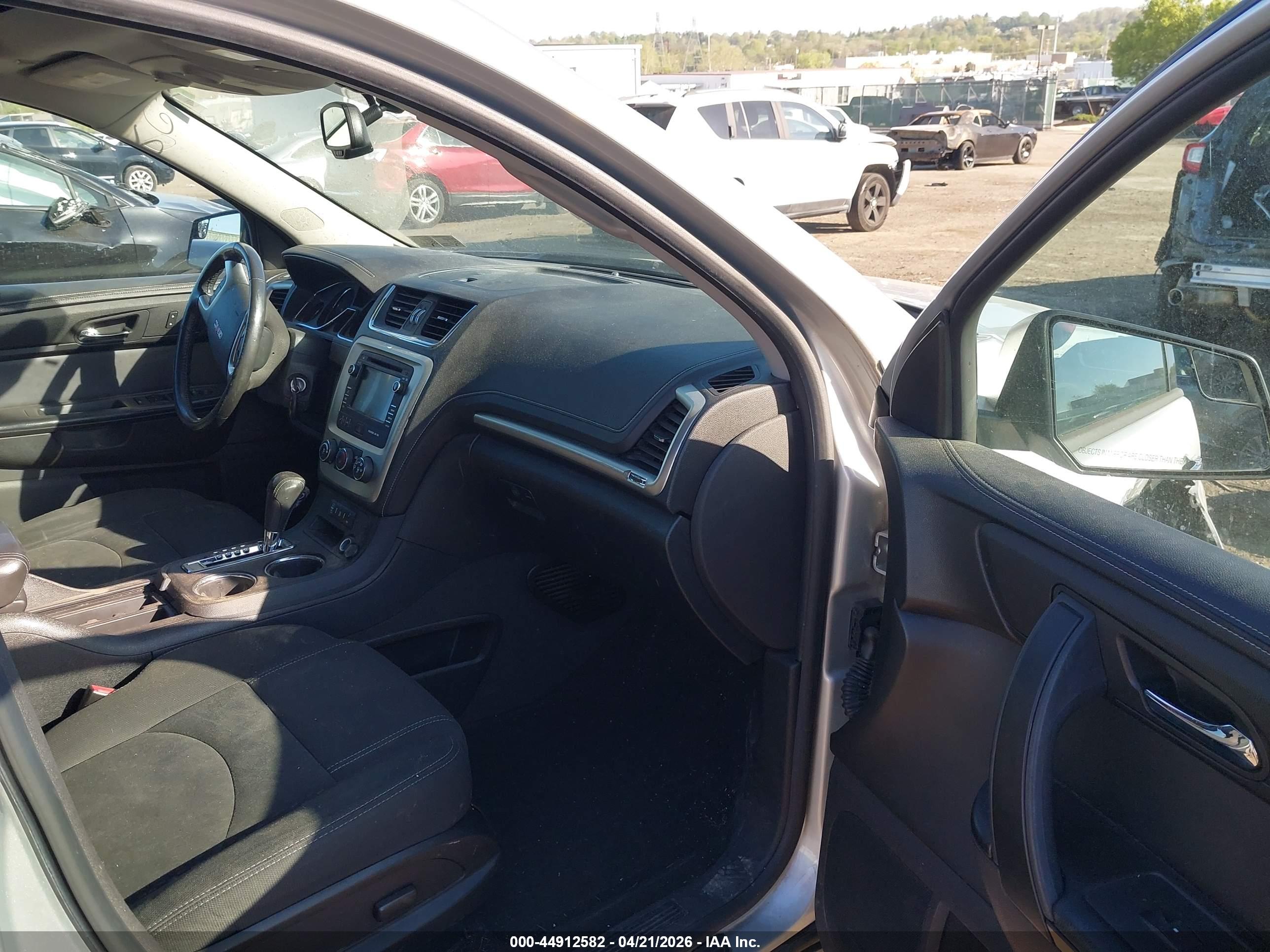 GMC ACADIA image 5