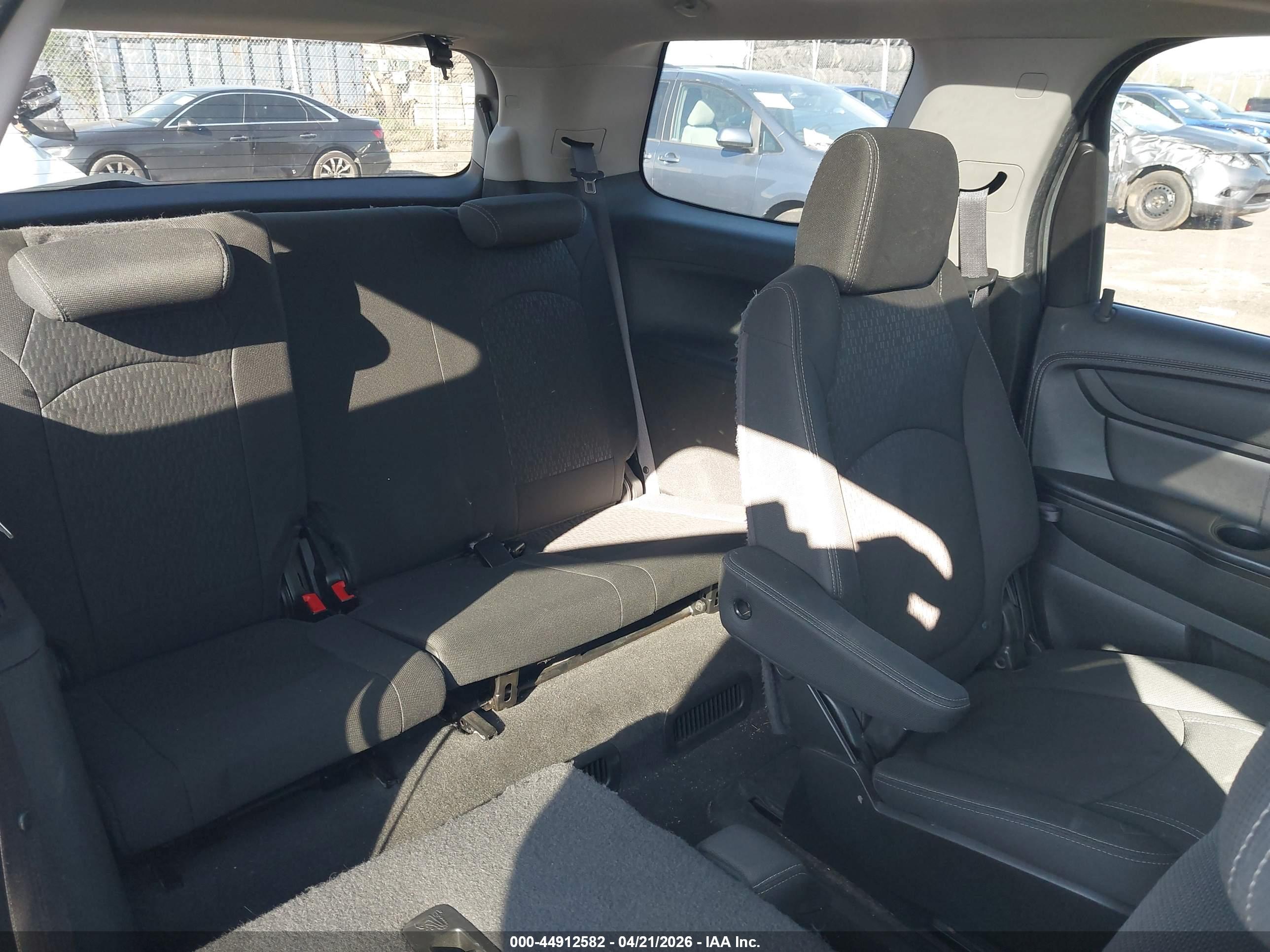 GMC ACADIA image 8