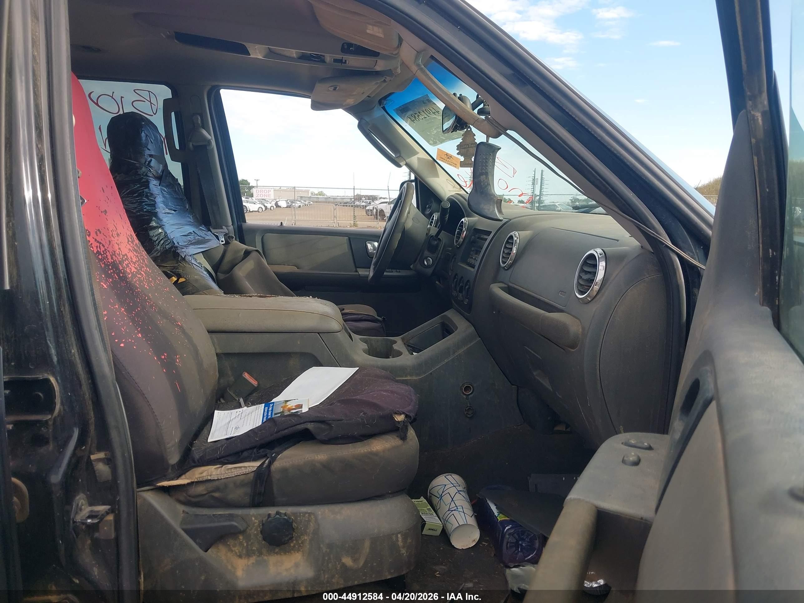 FORD EXPEDITION image 5