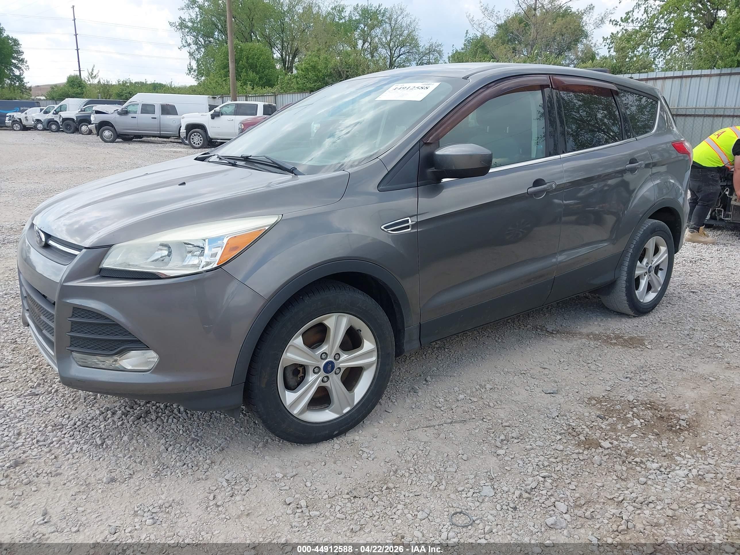 FORD ESCAPE image 2