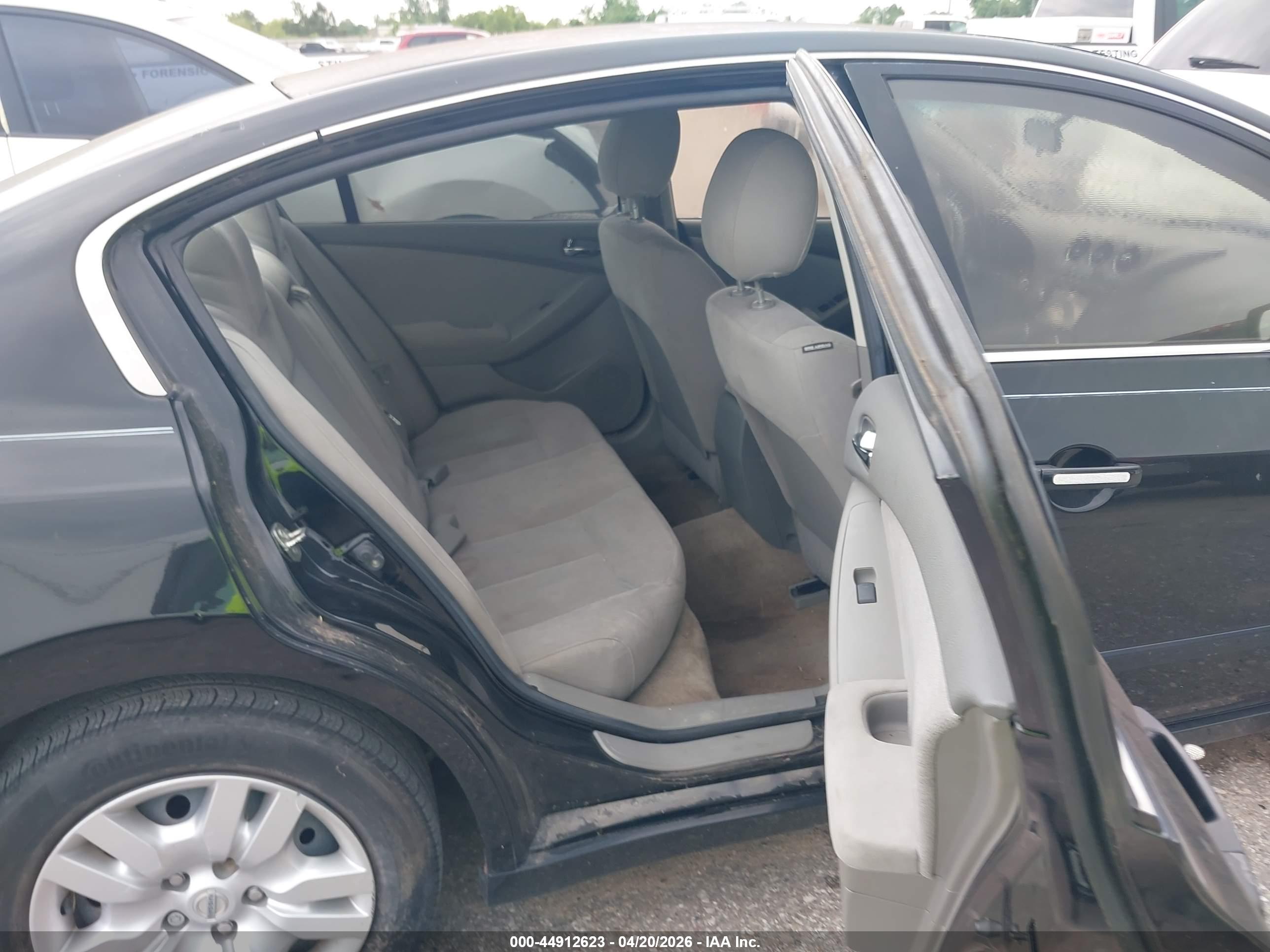 NISSAN ALTIMA image 8