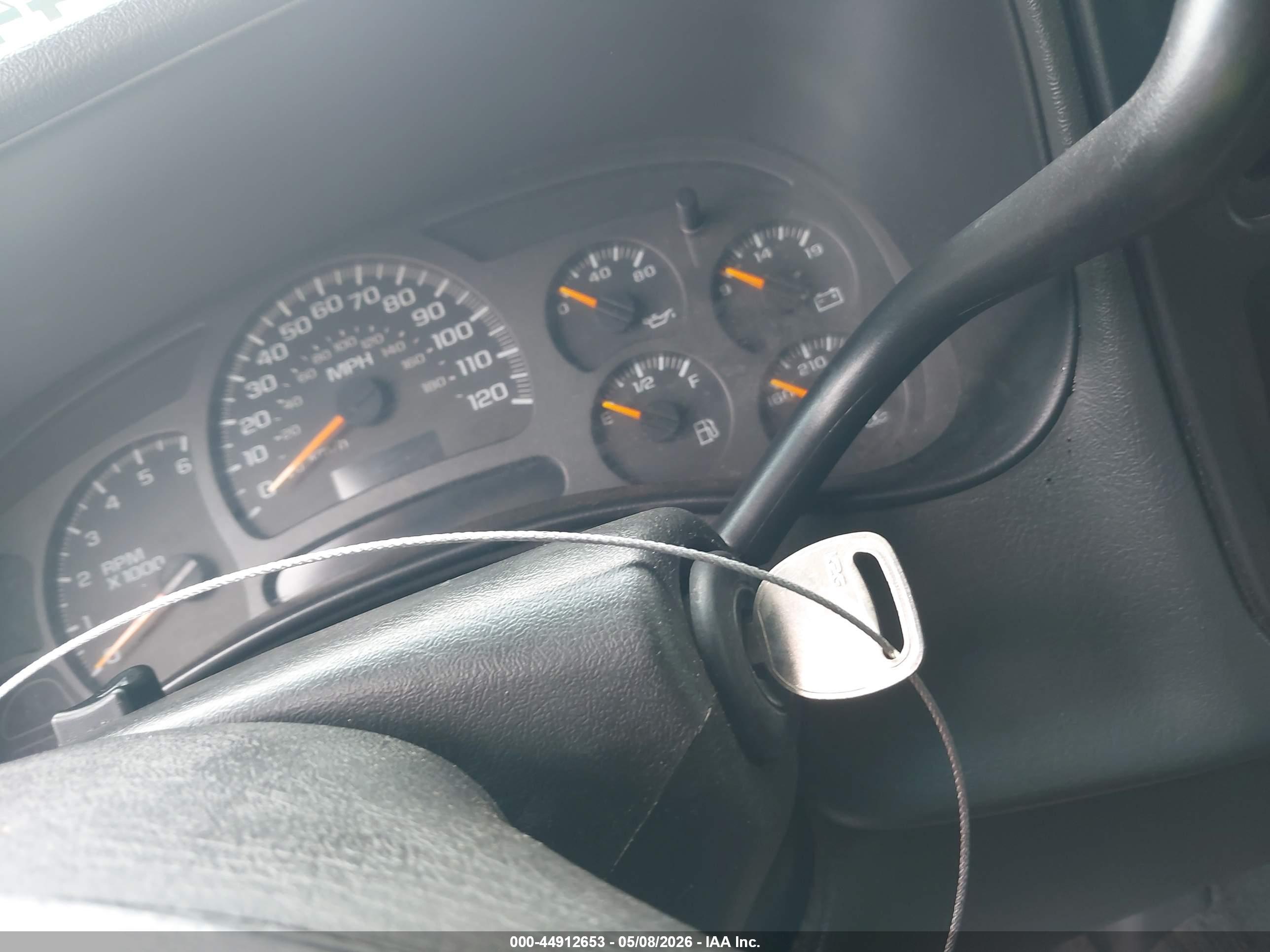 CHEVROLET SILVERADO image 11
