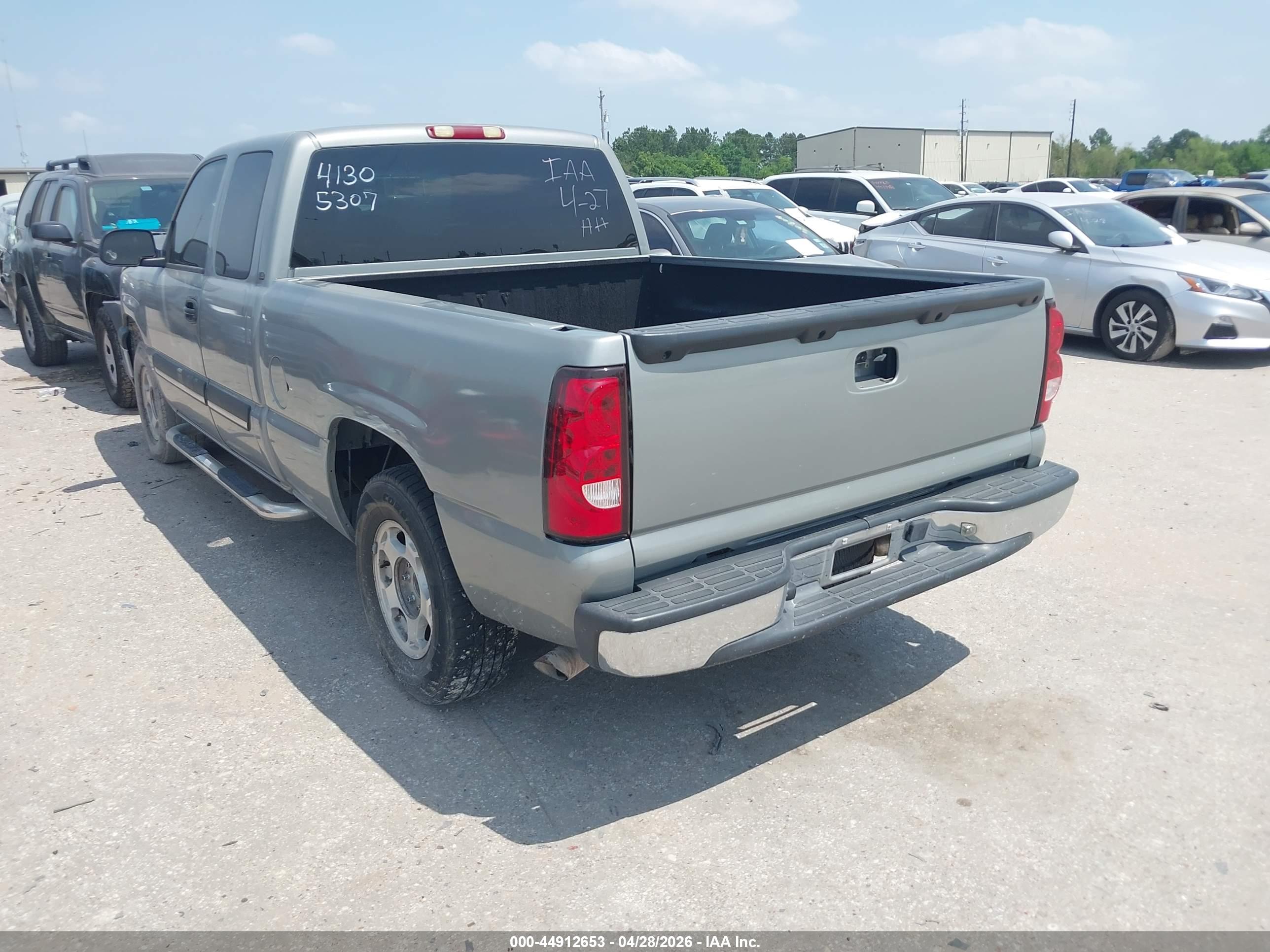 CHEVROLET SILVERADO image 3
