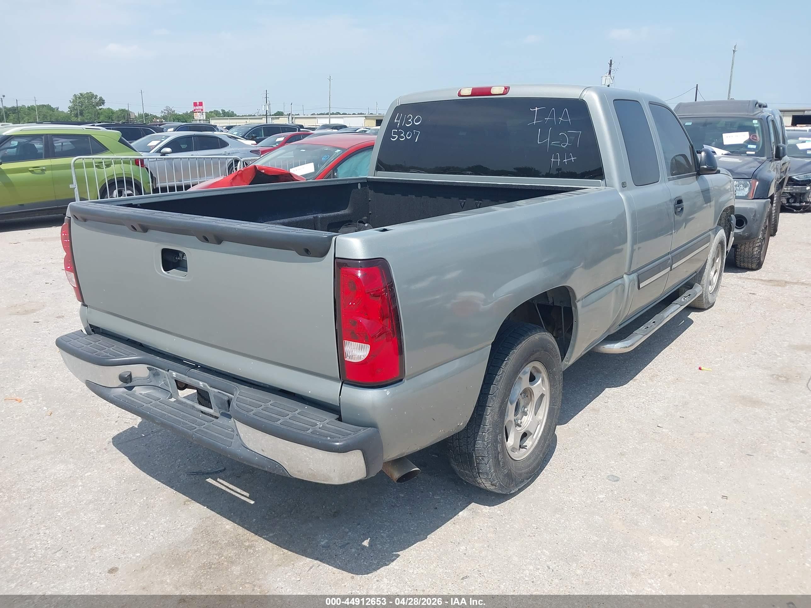 CHEVROLET SILVERADO image 4