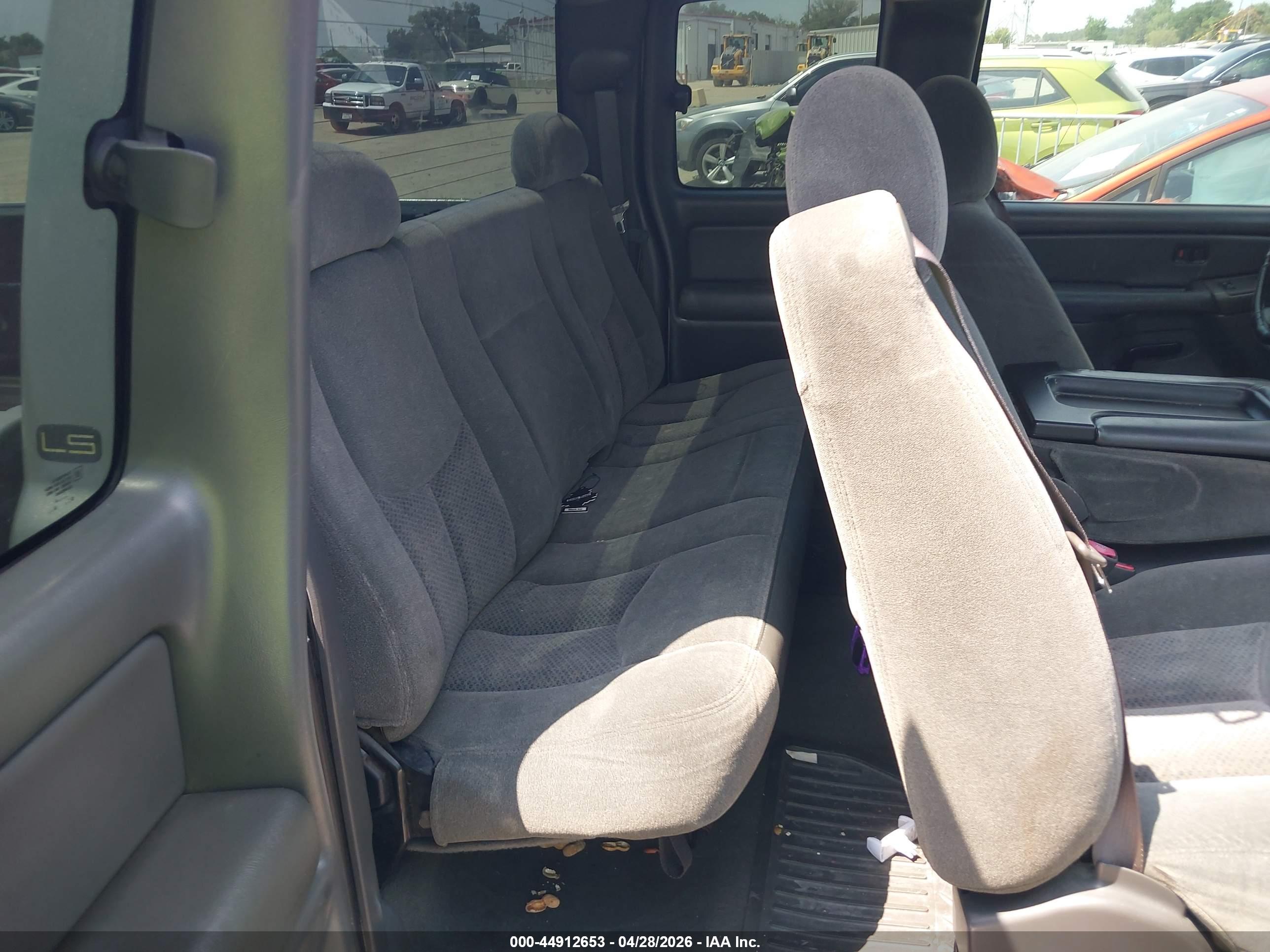 CHEVROLET SILVERADO image 8